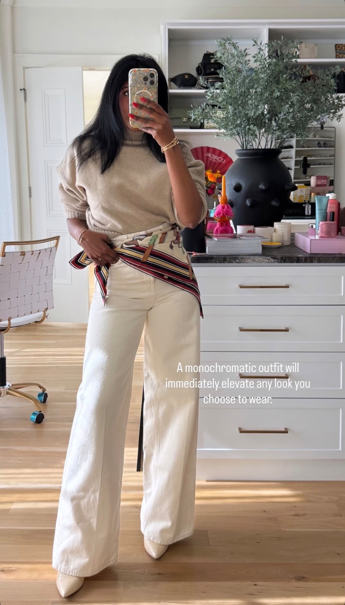 Monochromatic 🤎🤍 scarf is Hermes but linked similar!

#LTKdayinmylife #LTKgrwm #LTKootd