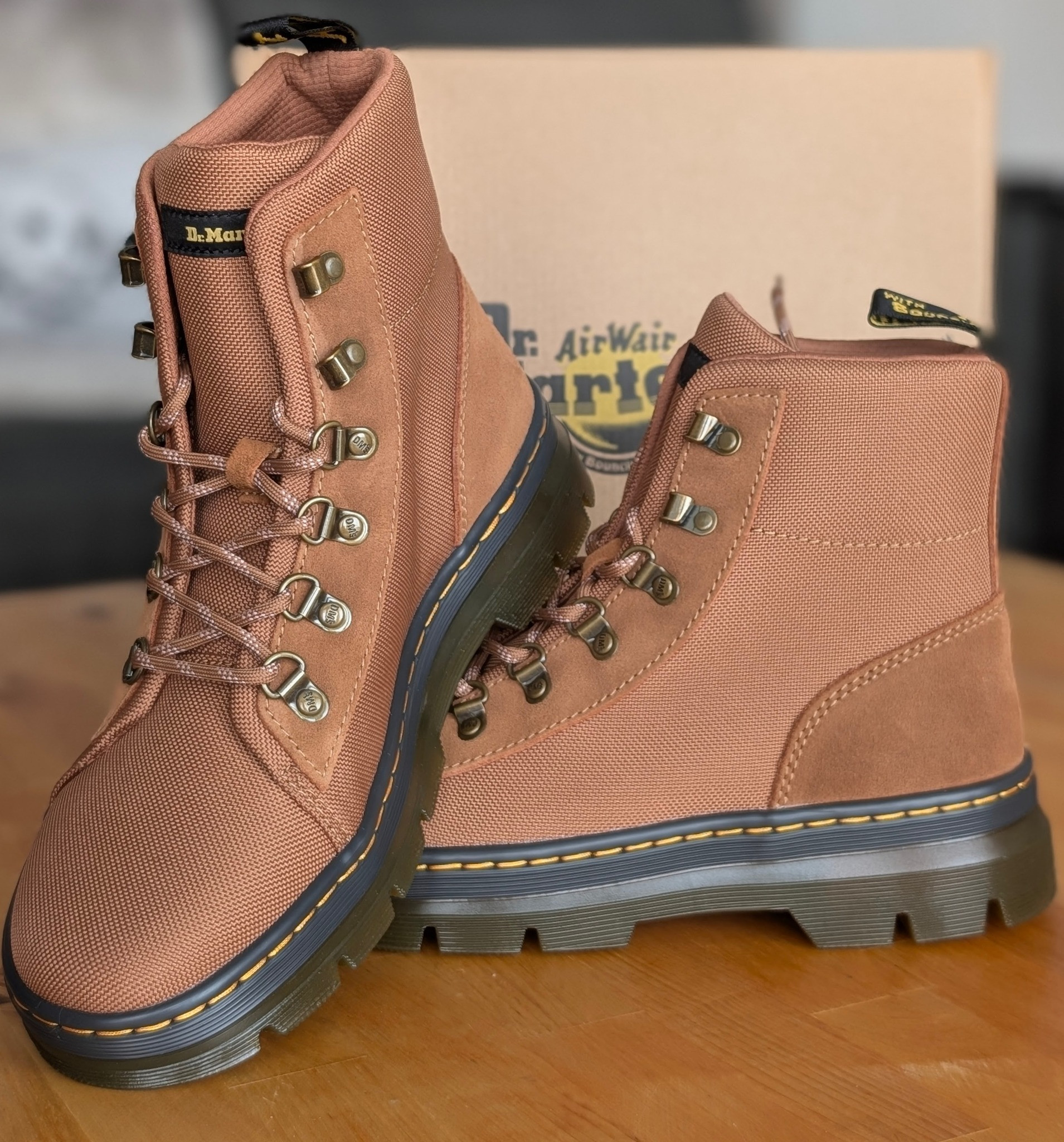 Rugged but make it cute 👢
These lace-up boots are giving everyday wear + outdoor ready vibes — comfy, sturdy, and easy to style with jeans, leggings, or oversized knits. Perfect for cooler days when sneakers just won’t cut it.

Would you wear these for errands or weekend walks? 🤎 

 