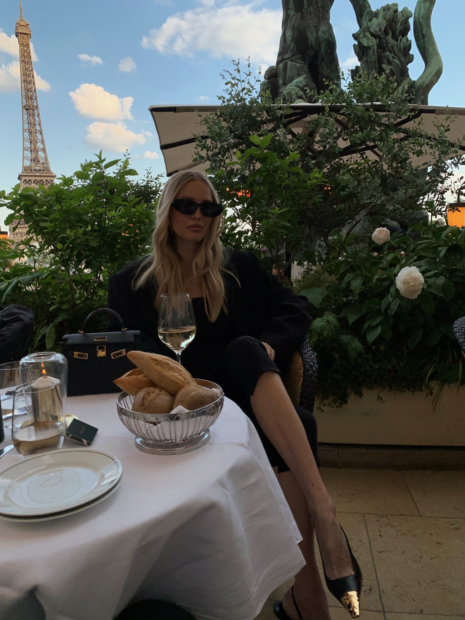 Paris night out in all black 🖤