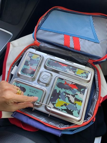 Best kids lunchbox. Easy to clean. Dishwasher safe. Love that my youngest son can easily open. 