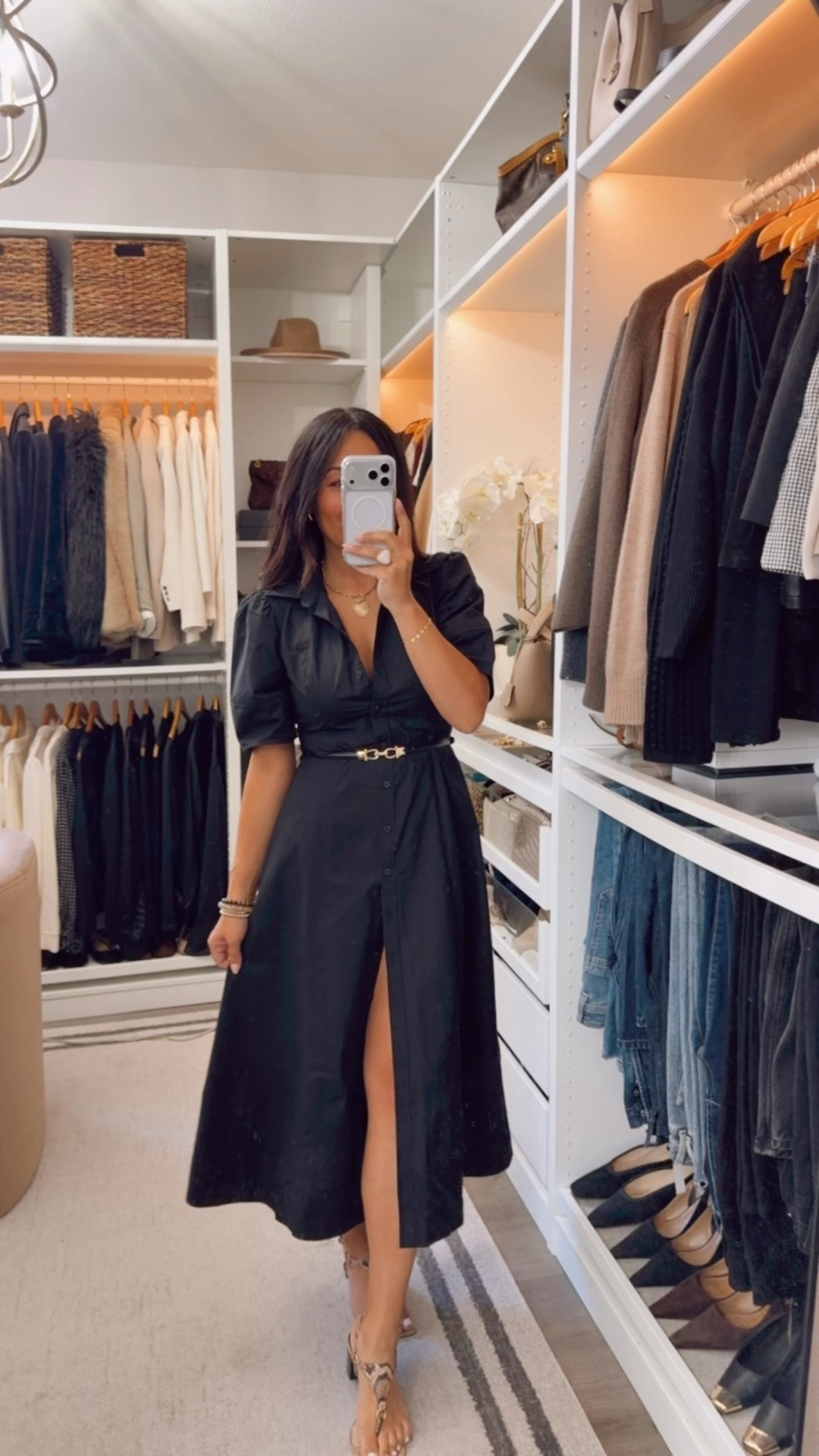 Dress is a 12/10 - snag it now 👏🏽 versatile, flattering.. you can pull it for any occasion 
Fits TTS wearing a small