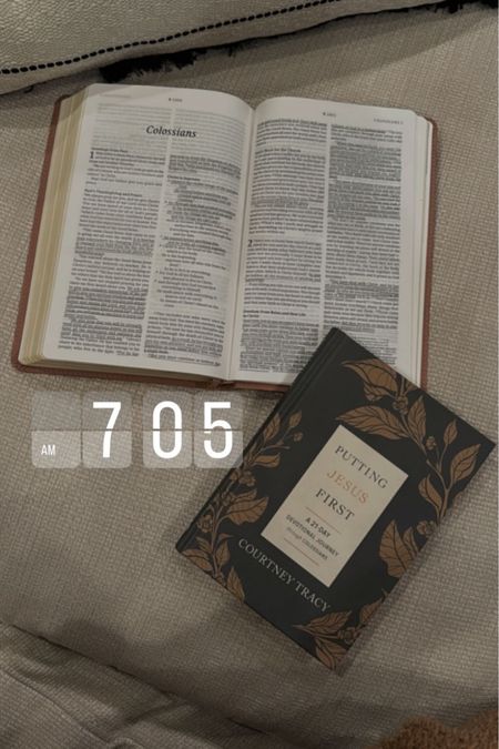 new devotional to kick off the new year!! 🙏🏼

#devotional #bible #biblestudy #2024goals #goalsetting #morningroutine