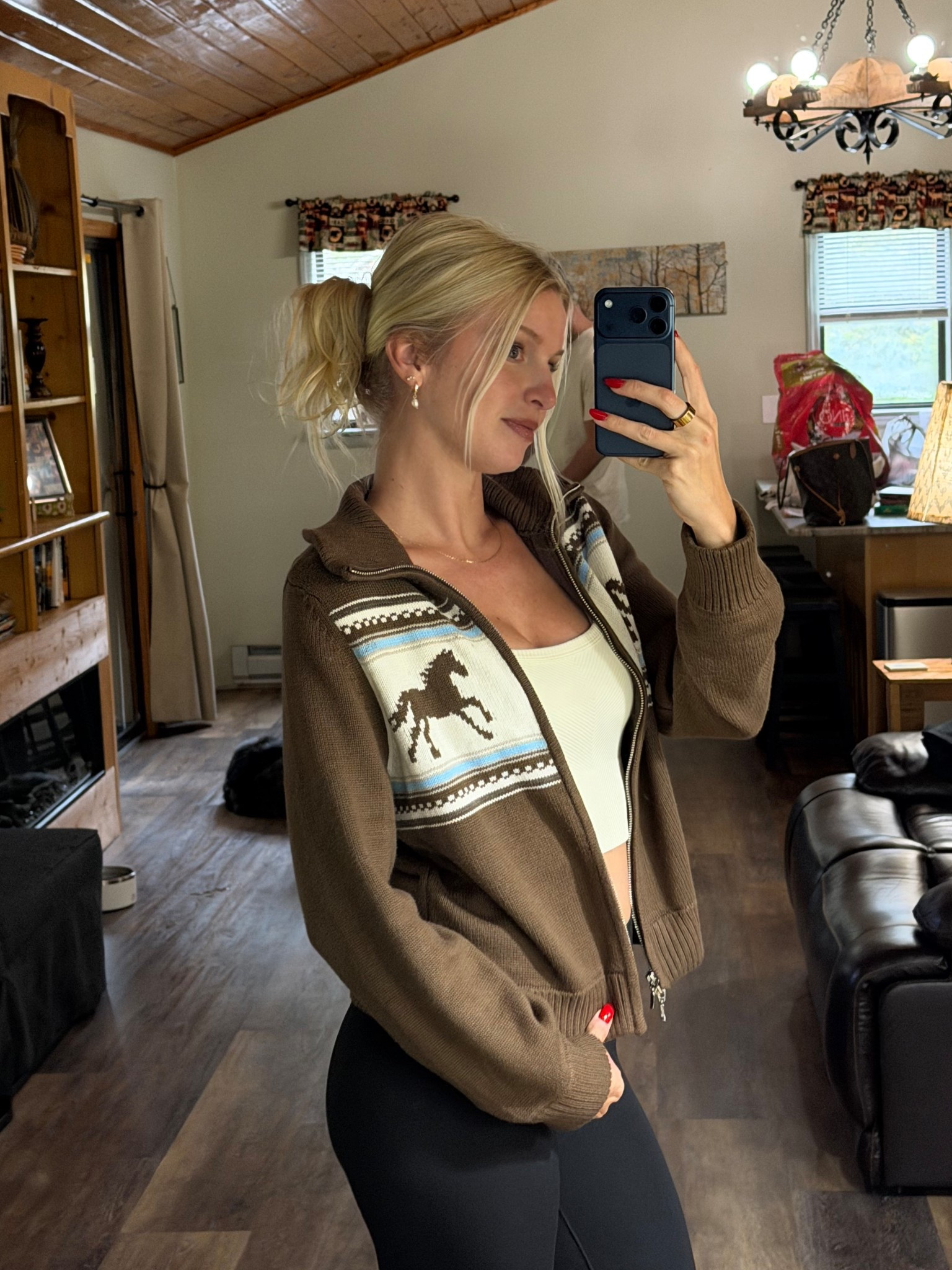 Cozy fall sweater 🍁

#LTKFindsUnder100 #LTKU