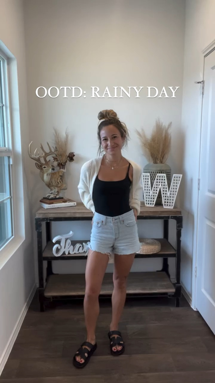 honestly this rainy weather is giving major fall vibes and i’m here for it 🫶🏼 snagged this NEW @target butter bliss bodysuit and im in love and in heaven. you need her. 

#target #liketkit #ltk #ltkfashion #liketoknowit #ltksummersales #ltkfindsunder100 #targetstyle #ltkfindsunder50
