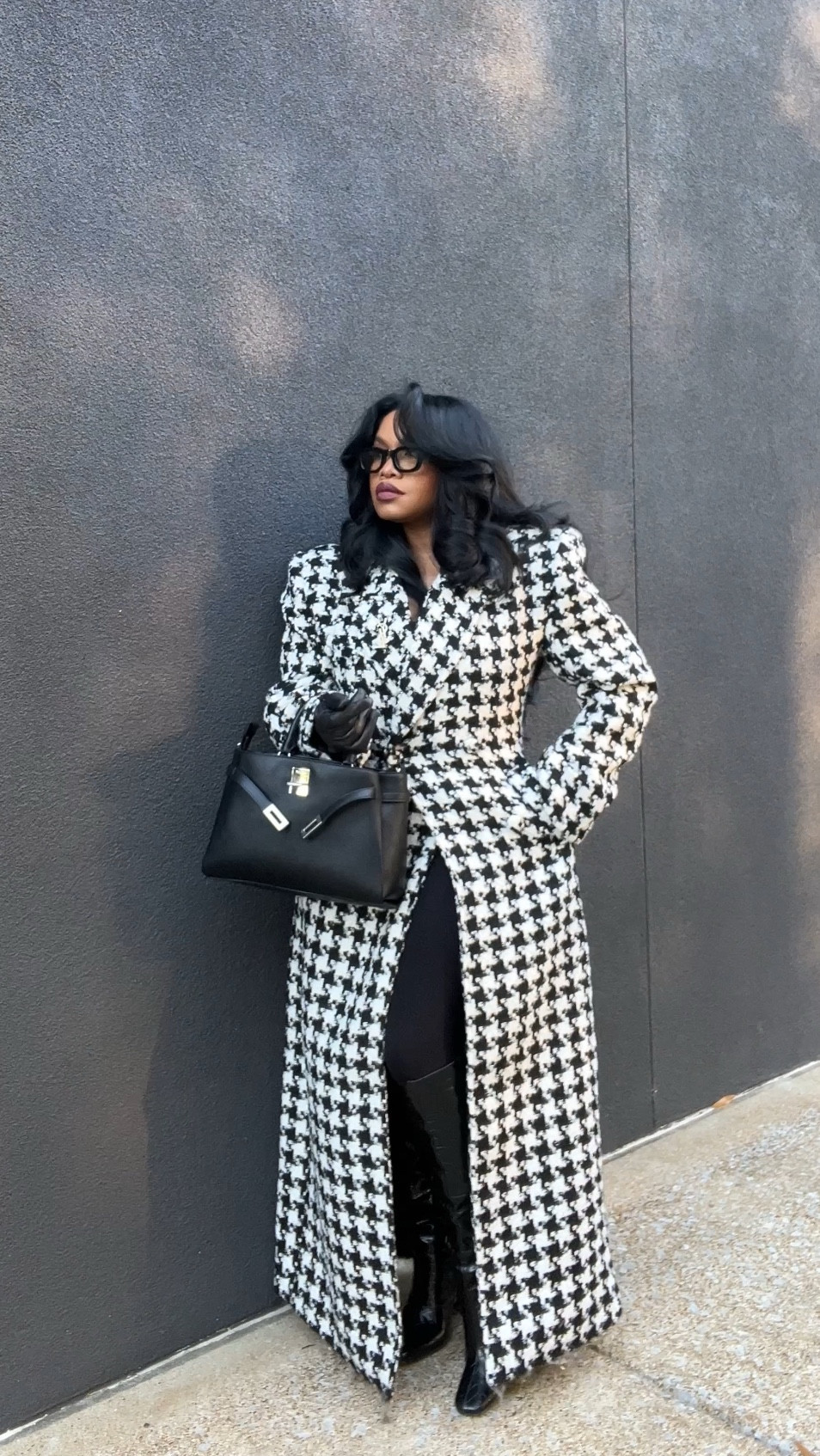 My obsession with this houndstooth coat is real! The exaggerated shoulder pads, cinched waist, and structure all add the drama! 🖤

#LTKStyleTip