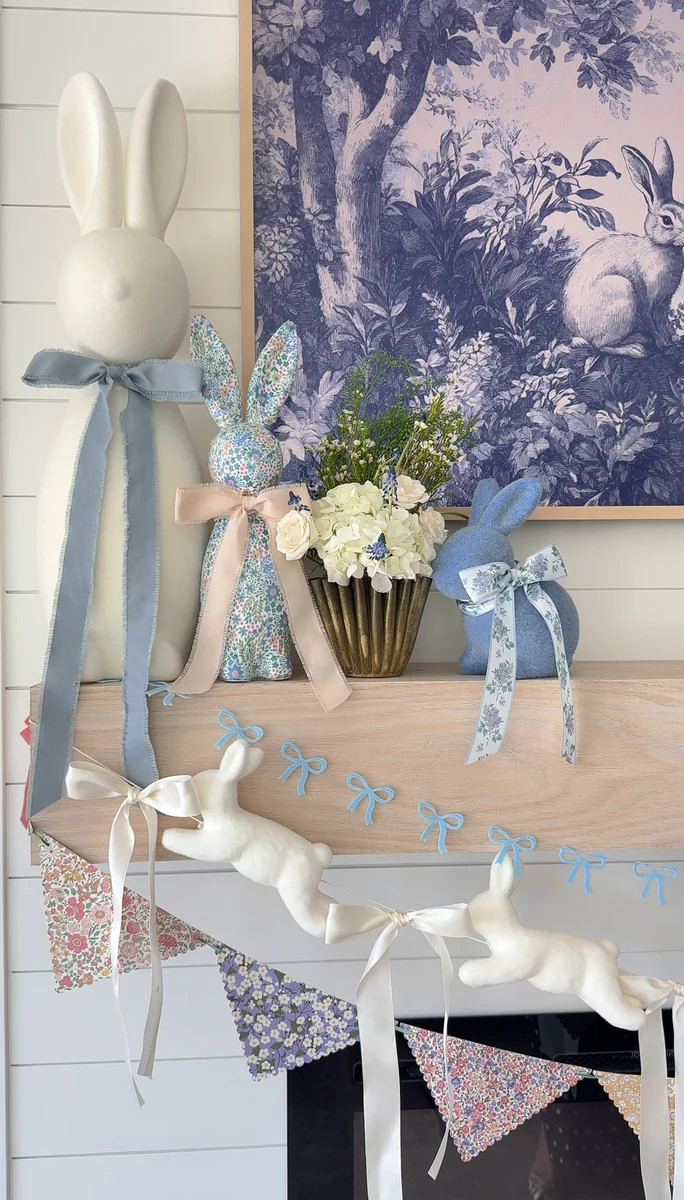 Baby Blue Mini Felt Bow Garland - Collaboration with Stephanie Hanna ( | Pearl & Jane