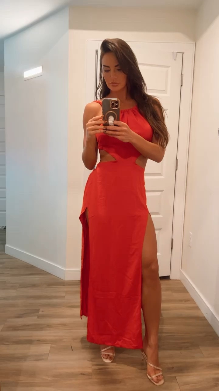 Obsessing over this red dress! Date night?! 

#LTKVideo #LTKstyletip #LTKSpringSale