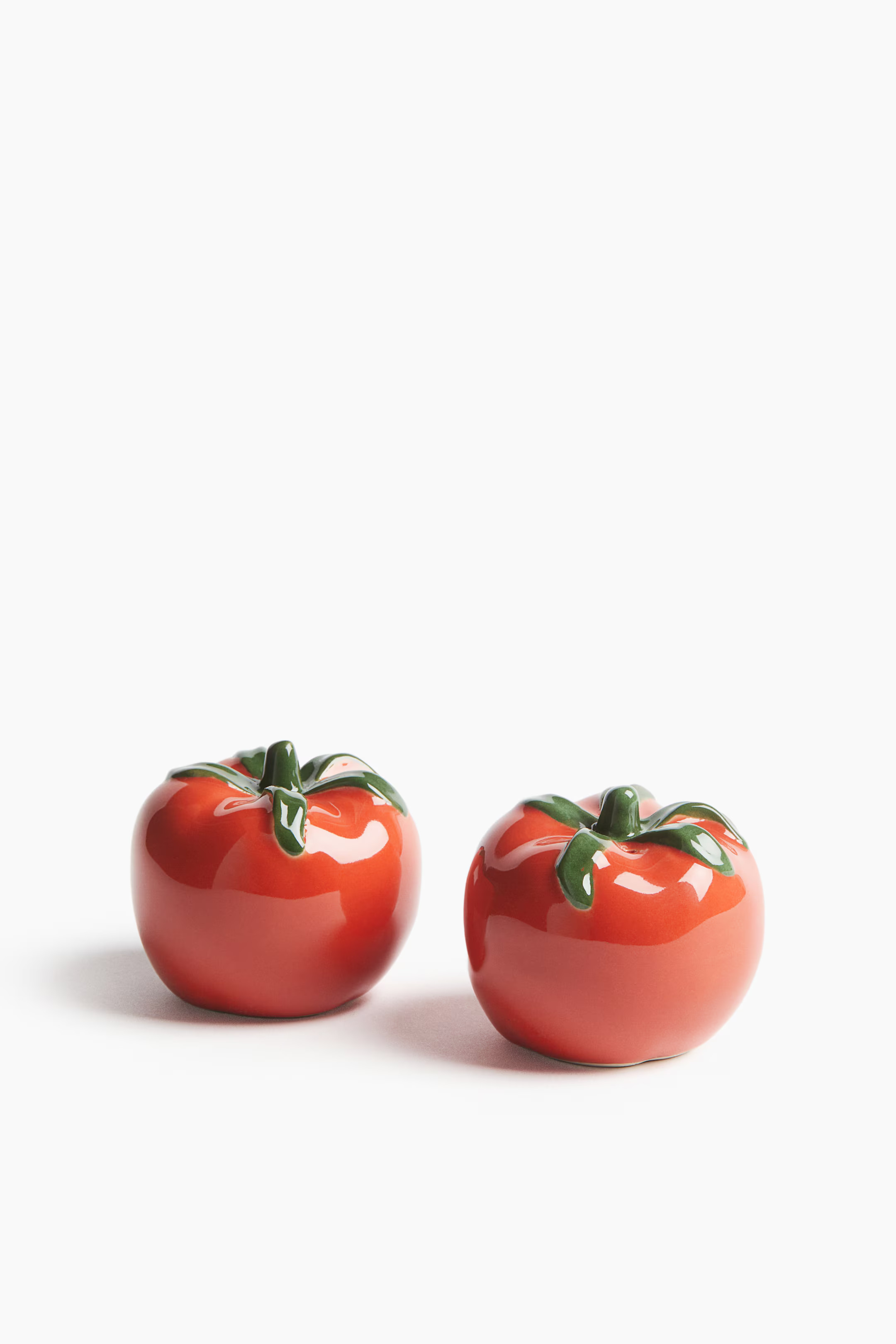 Salt and Pepper Shakers - Red/tomatoes - Home All | H&M US | H&M (US + CA)