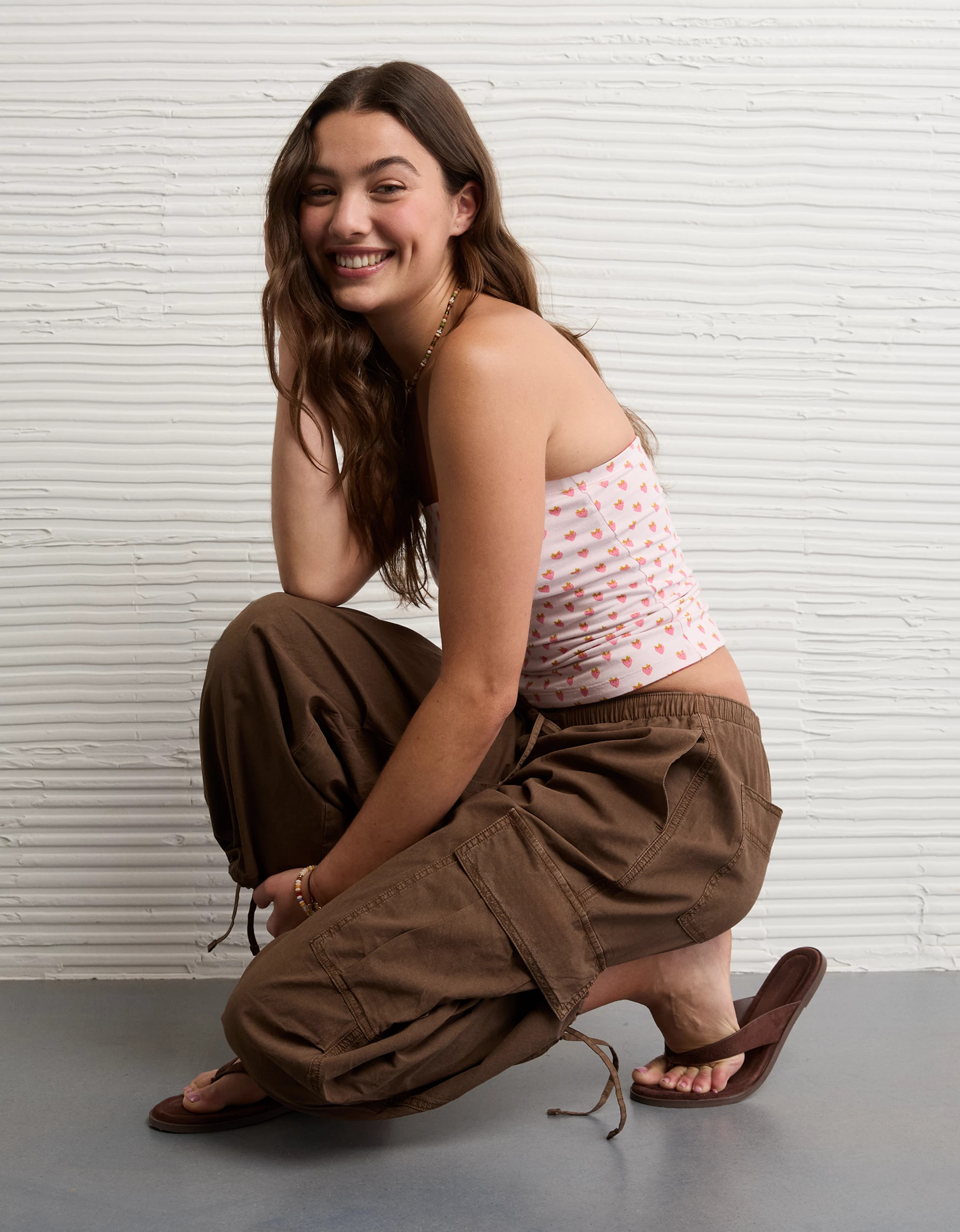 AE Low-Rise Baggy Cargo Parachute Pant | American Eagle Outfitters (US & CA)