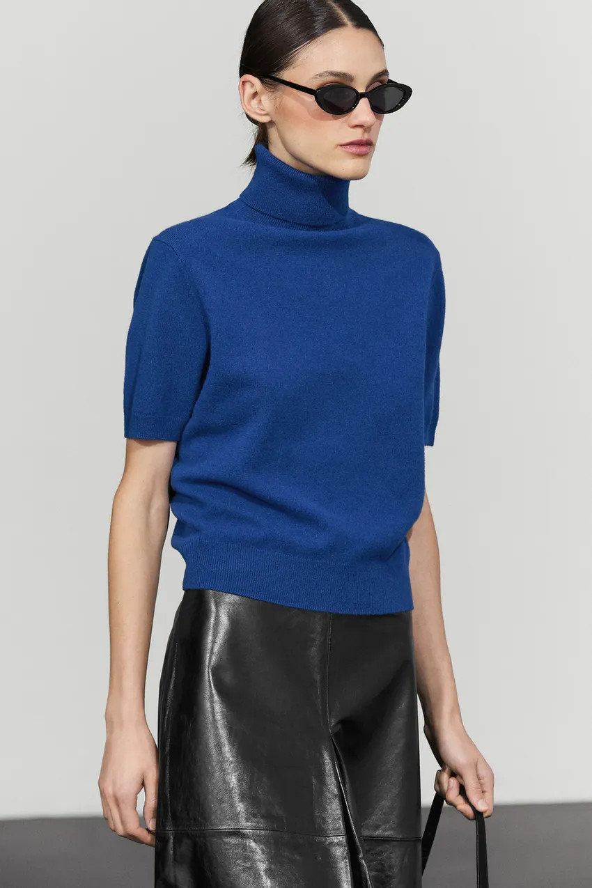 Short sleeve turtleneck knit sweater | Massimo Dutti US