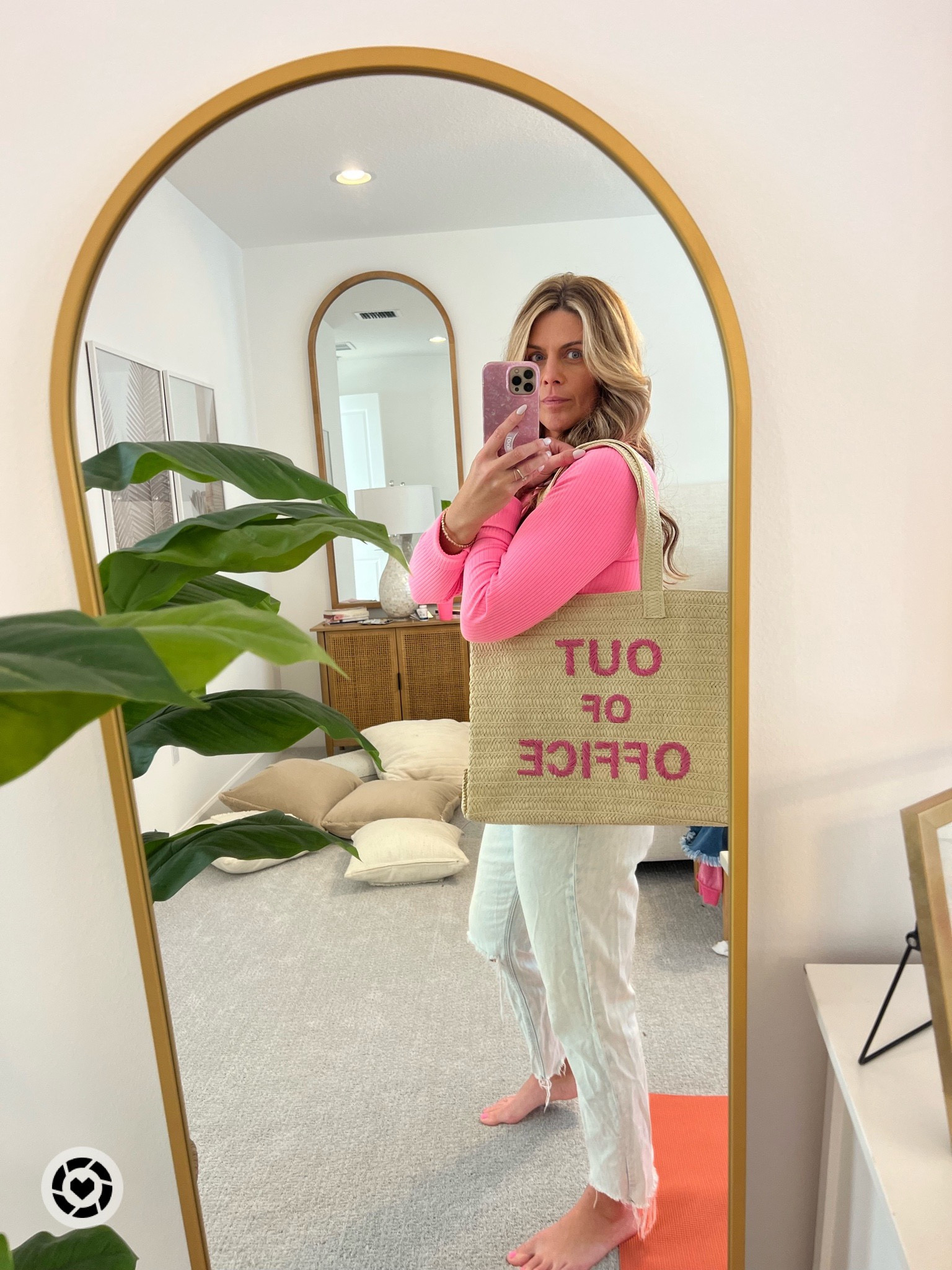 Spring is around the corner and my outfit is on sale🙌 #sale #springstyle #pinklilly

#LTKSpringSale #LTKMostLoved #LTKfindsunder50