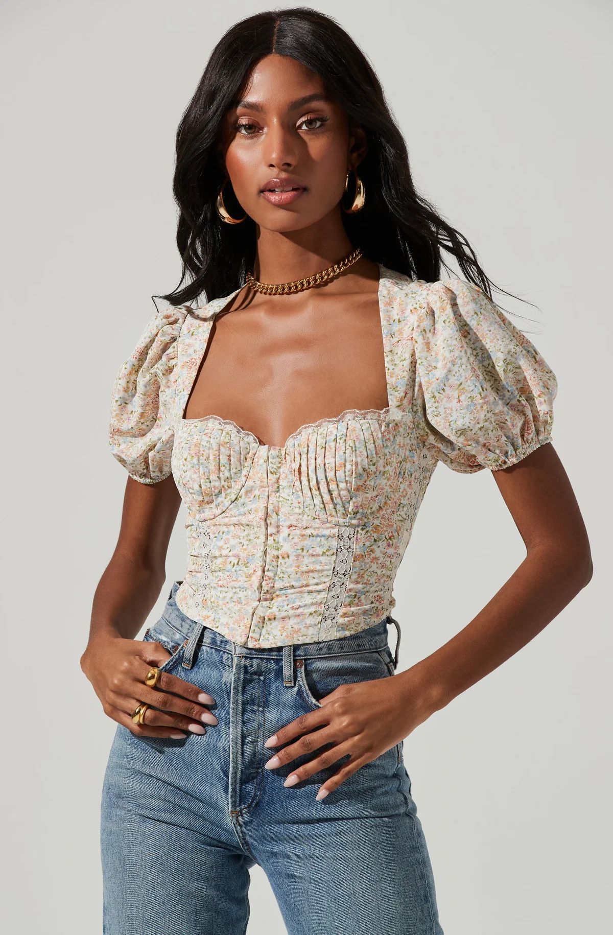 Cupped Floral Short Puff Sleeve Hook And Eye Top | ASTR The Label (US)