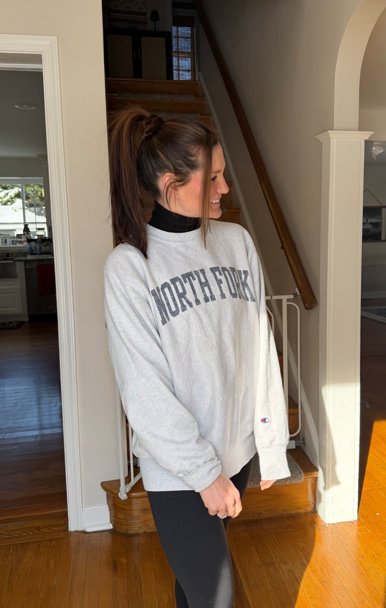 Since is 0 degrees out - a turtleneck seems appropriate!

#sweatshirt #turtleneck 