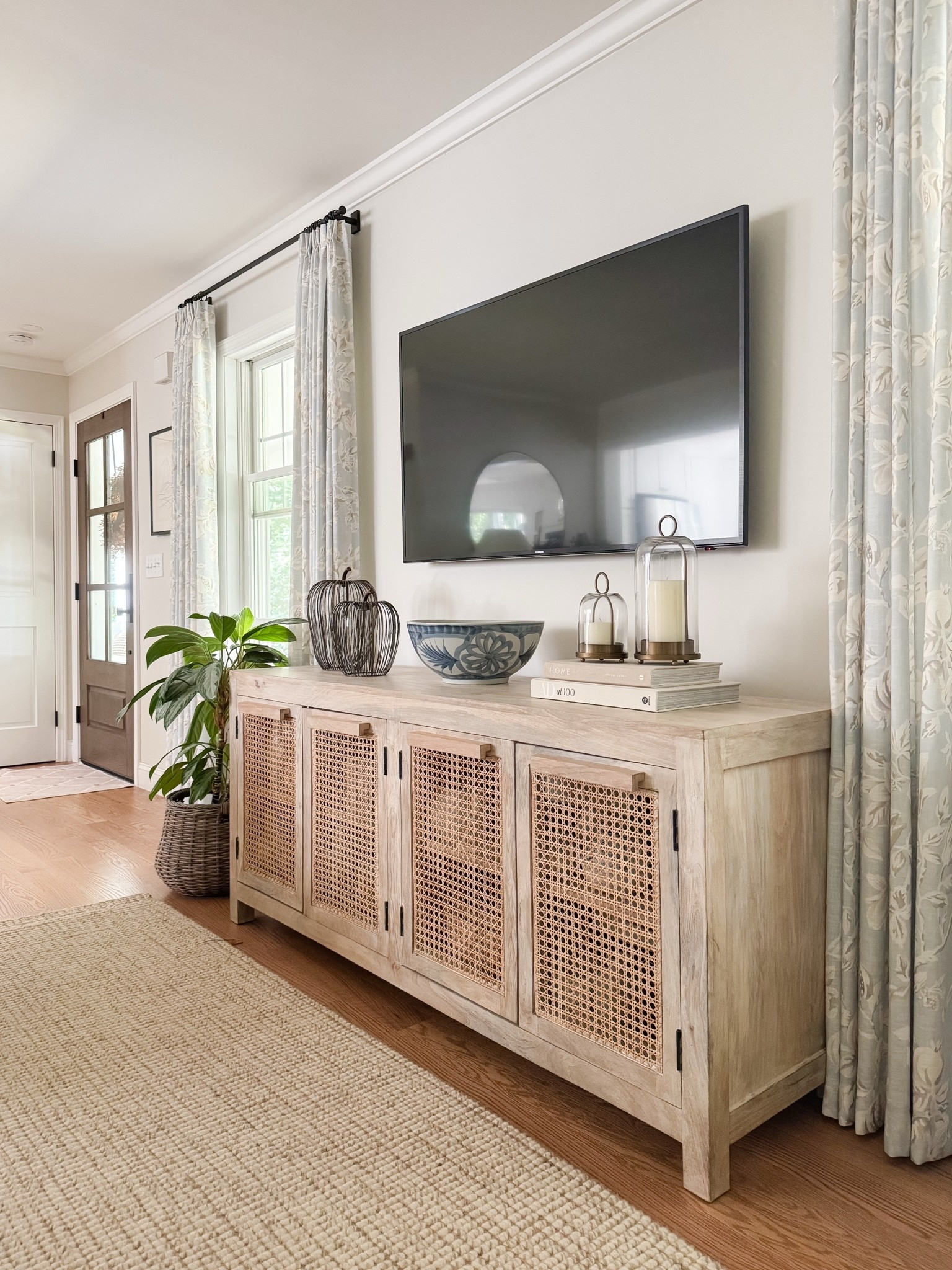 Coastal living room, Amazon home decor, coffee table, spring home decor, gallery frames, coastal media console

#LTKHome