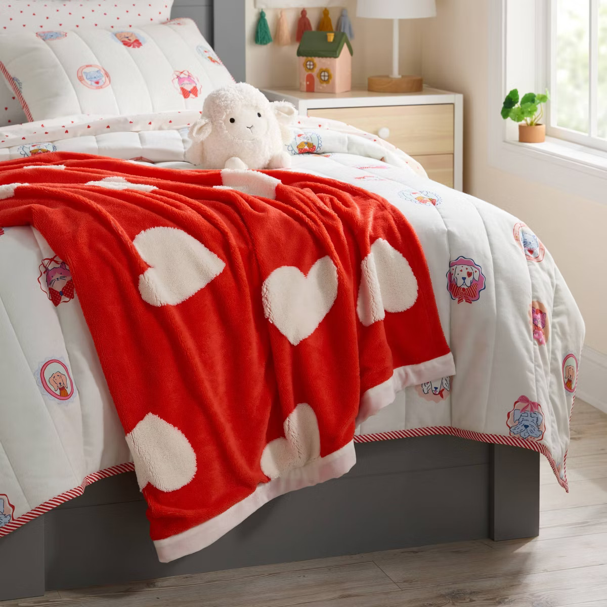 Patisserie Heart Kids' Chenille Throw Blanket Red - Pillowfort™ | Target