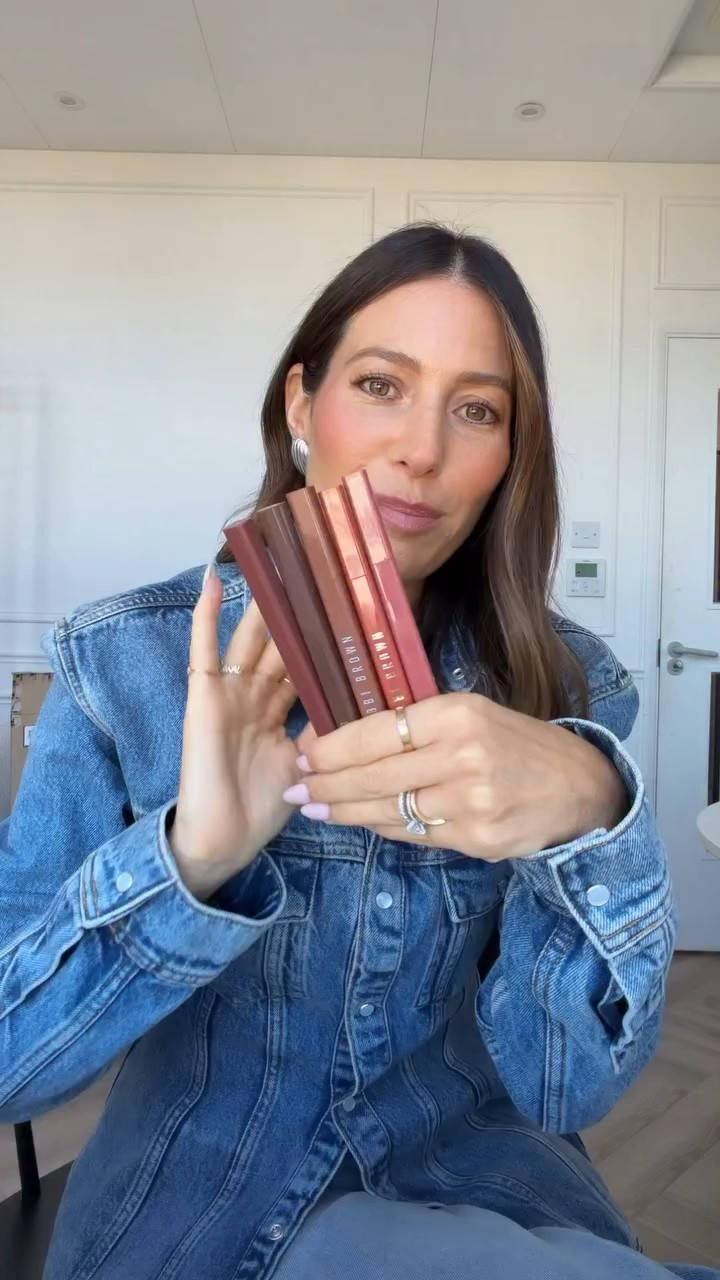 Oh hiii lip tint liners 👏🏻🙌🏼💋 @bobbibrownuk

#makeup #beauty #lipliner #longlastinglipstick #longlastinglips