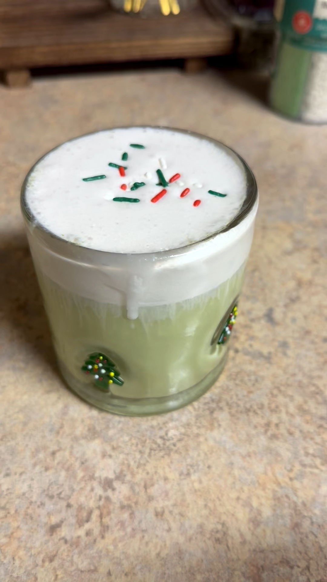 Festive nightcap🍵🎄💚🎁 aka an iced matcha latte with sugar cookie cold foam🍪😋

#LTKdayinmylife #LTKfoodie #LTKHoliday