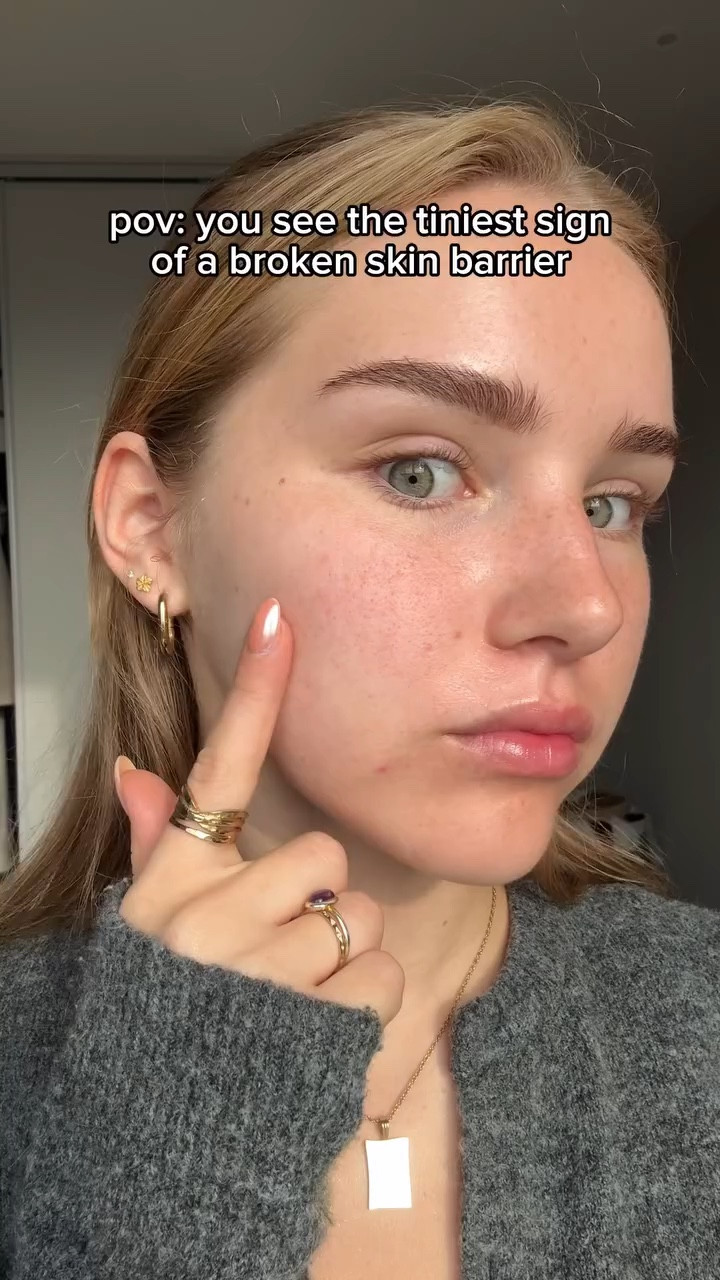 fastest skin barrier repair routine ad✨

ditch all exfoliants and just use:
@purito_official centella unscented serum & panthenol cream ✨✨

(obviously wear SPF too in the daytime & cleanse in the evening, but NO exfoliants until your skin is healed!)🧴

•

#lifewithmils #skintok #purito #puritoseoul #glowroutine #glowduo #glowcream #panthenol #centellaserum #soothingserum