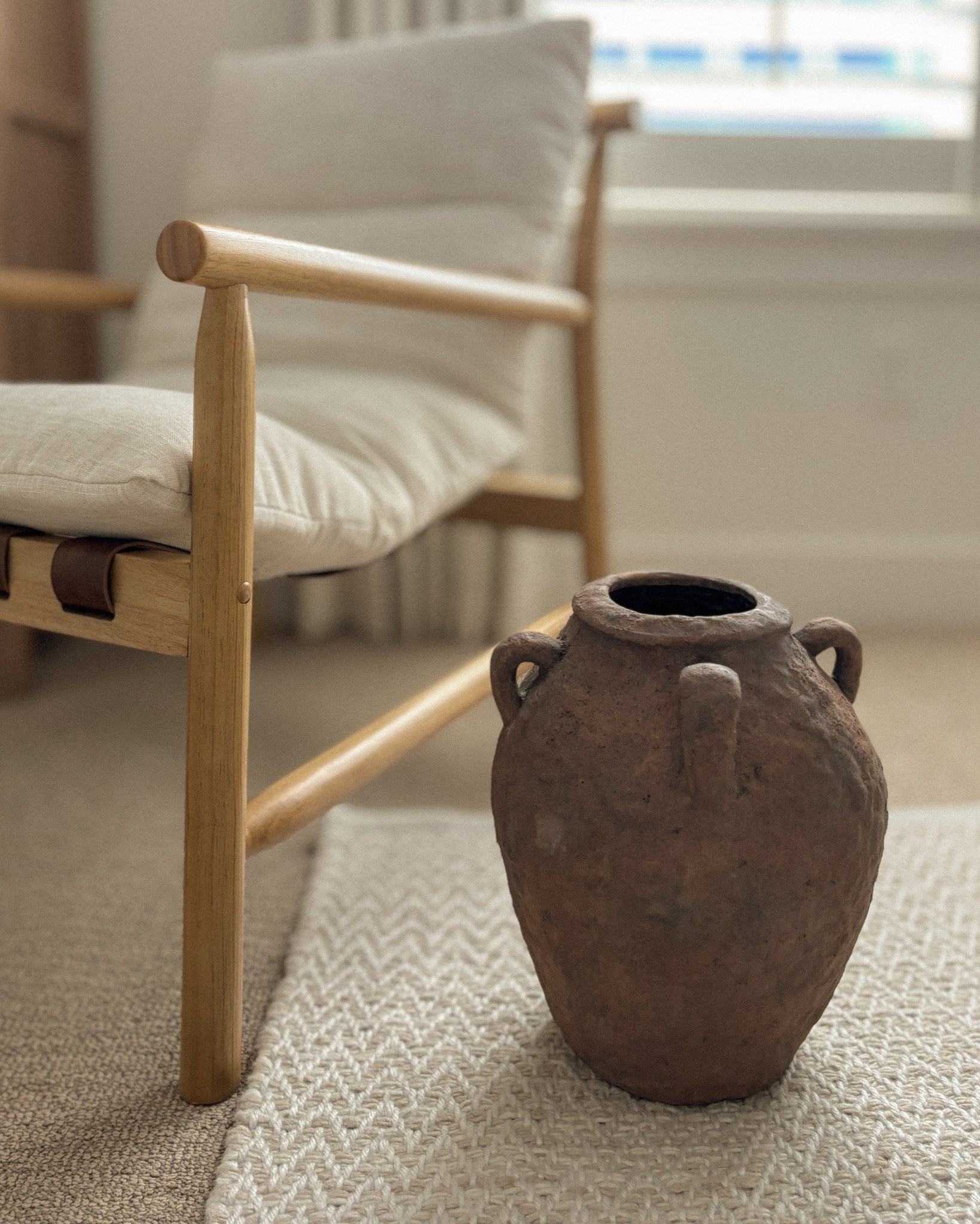 ✨A piece of art for any corner—this handmade ceramic vase adds the perfect touch of texture and warmth

#CozyHome #HomeDecor
#HomeInspo #HomeStyling
#InteriorDesign #HomeDetails

#LTKStyleTip #LTKSaleAlert #LTKHome