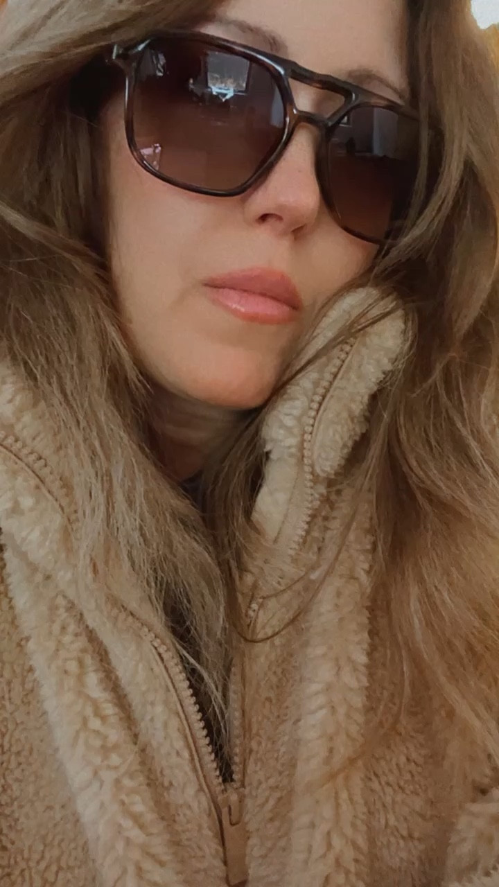 Sojos aviator sunglasses 

#LTKdayinmylife #LTKTravel #LTKActive