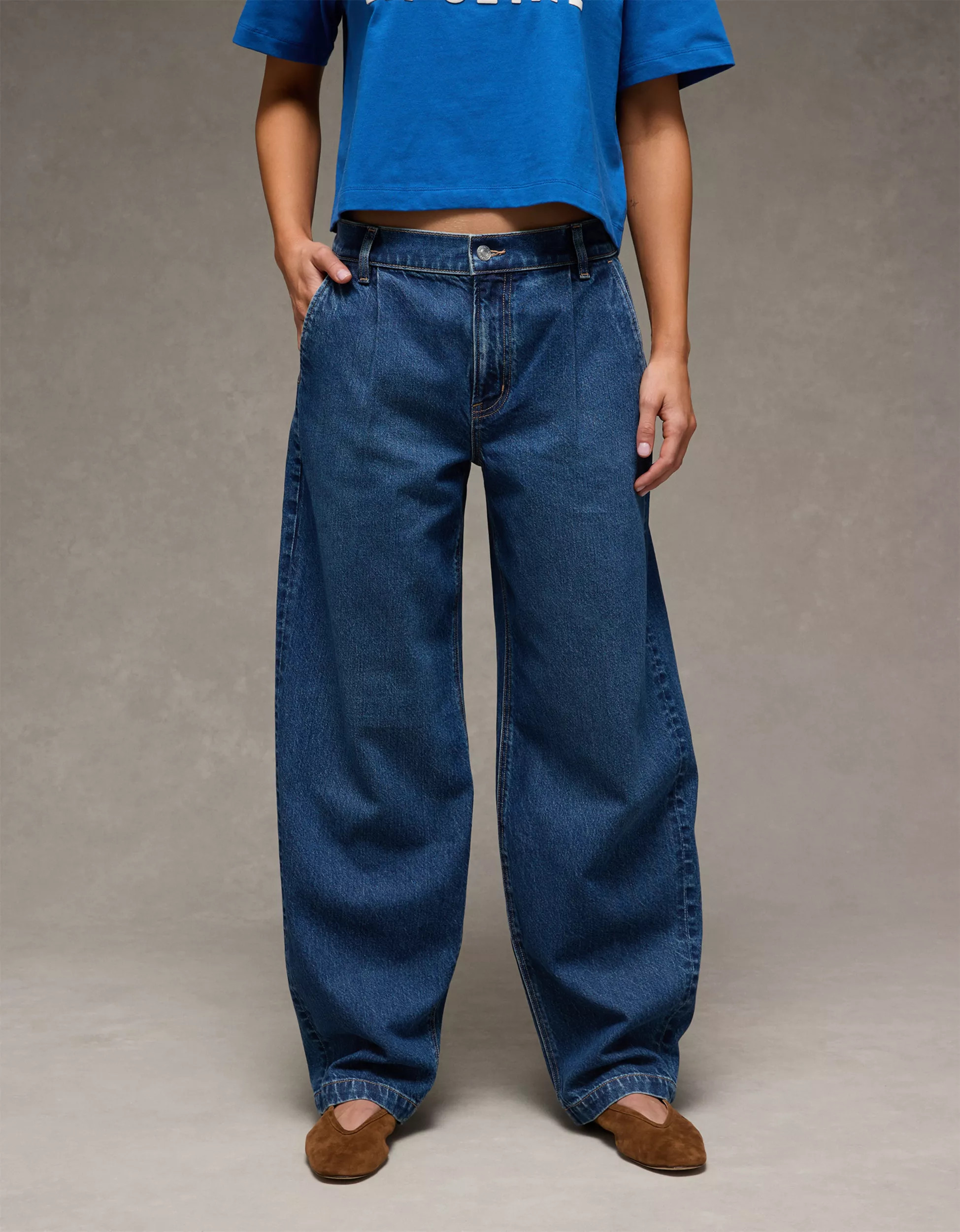 AE Strigid Low-Rise Baggy Barrel Jean | American Eagle Outfitters (US & CA)