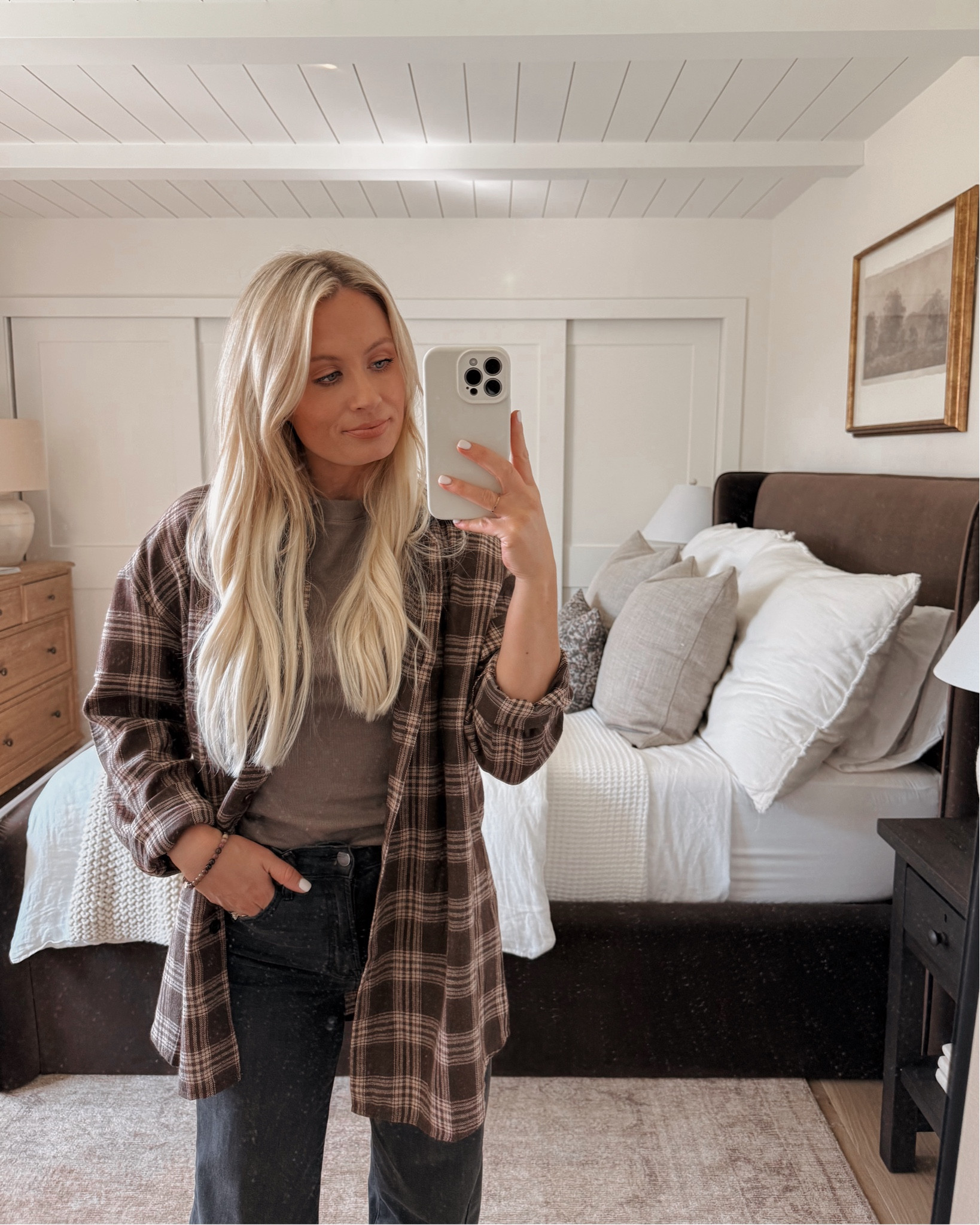 Cutest flannel from Amazon!! Paired with my fav wide leg jeans and $8 slim fit tee 
PLAID SHIRT: MEDIUM
JEANS: 25
TEE: SMALL


#LTKSeasonal #LTKSaleAlert