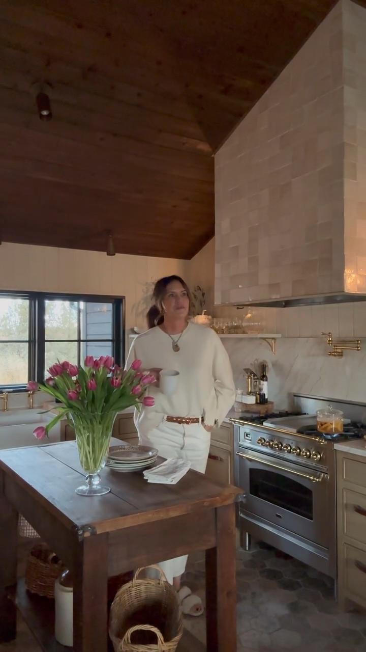 3 small updates for your kitchen this spring that make a big impact! I just bought this flower vase, simmer pot and small lamp to cozy and freshen up my space! 

#LTKSeasonal #LTKMostLoved #LTKWatchNow