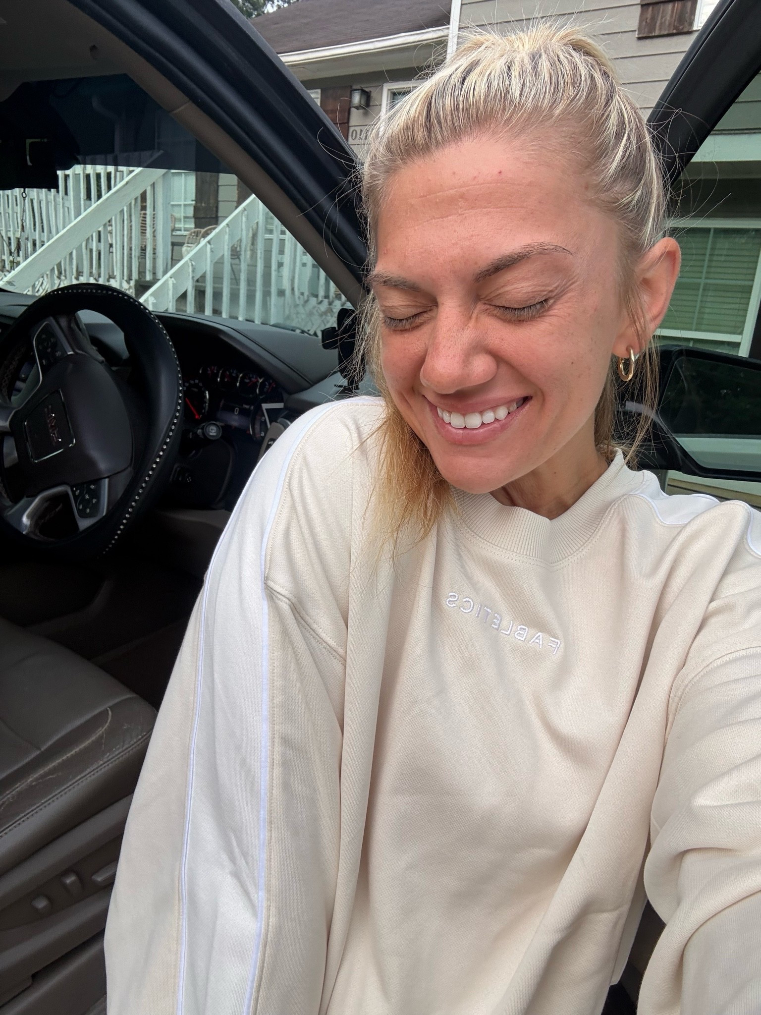 The cutest and coziest sweatshirt #fabletics

#LTKootd #LTKgrwm