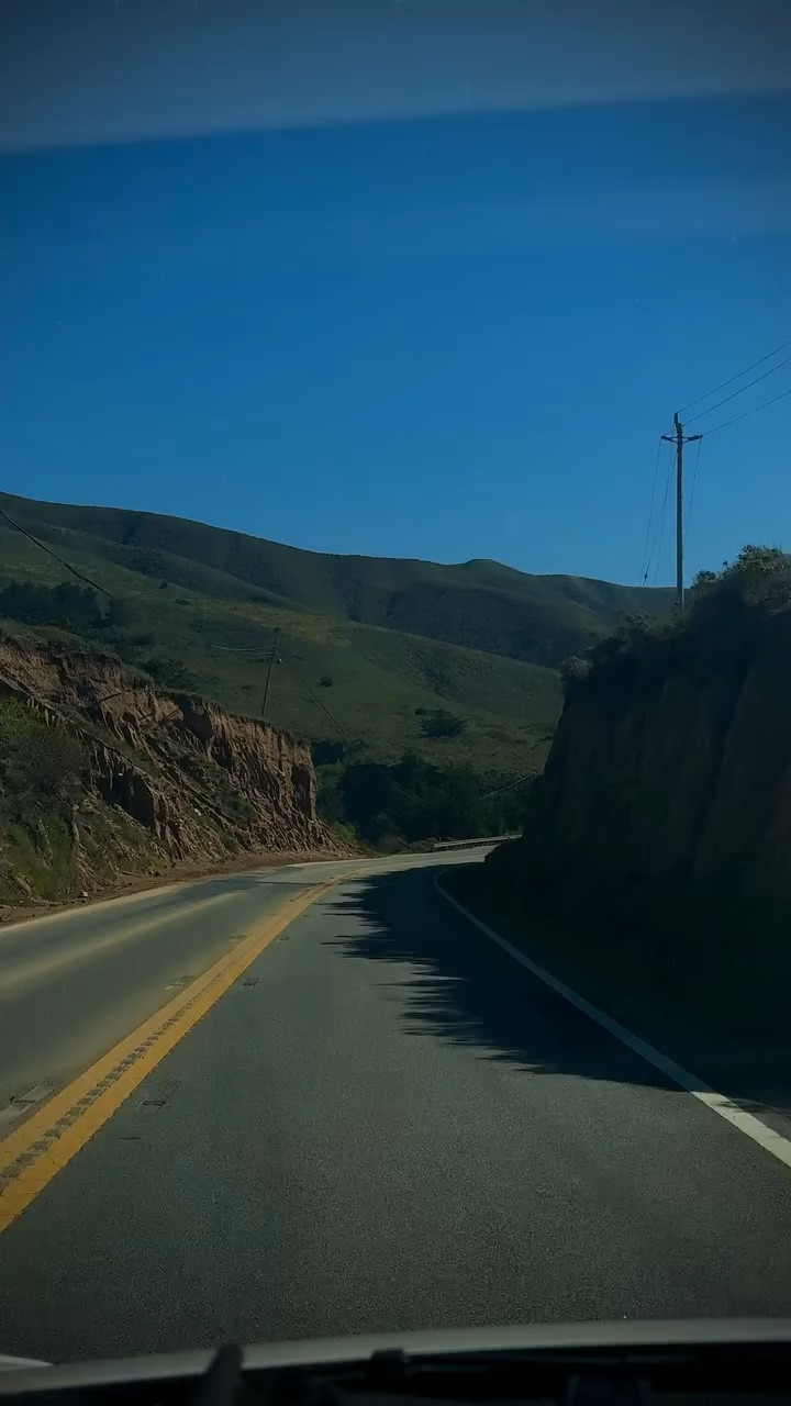 From the coast to the table. ✨

Most sanitizers feel like a chore, but @noshinku feels like a ritual. I love how it bridges the gap between a rugged day outdoors and a refined evening - keeping hands clean and hydrated without that harsh medicinal smell.

My signature is the Bergamot mist (Italian Bergamot + Cedar), but they also have a full library of organic profiles like Eucalyptus and Lavendula if you prefer something more herbal or floral. 🌿🧴

Clean hands, elevated.✨✨

#Noshinku #HandSanitizer #CleanBeauty #TravelEssentials #QuietLuxury