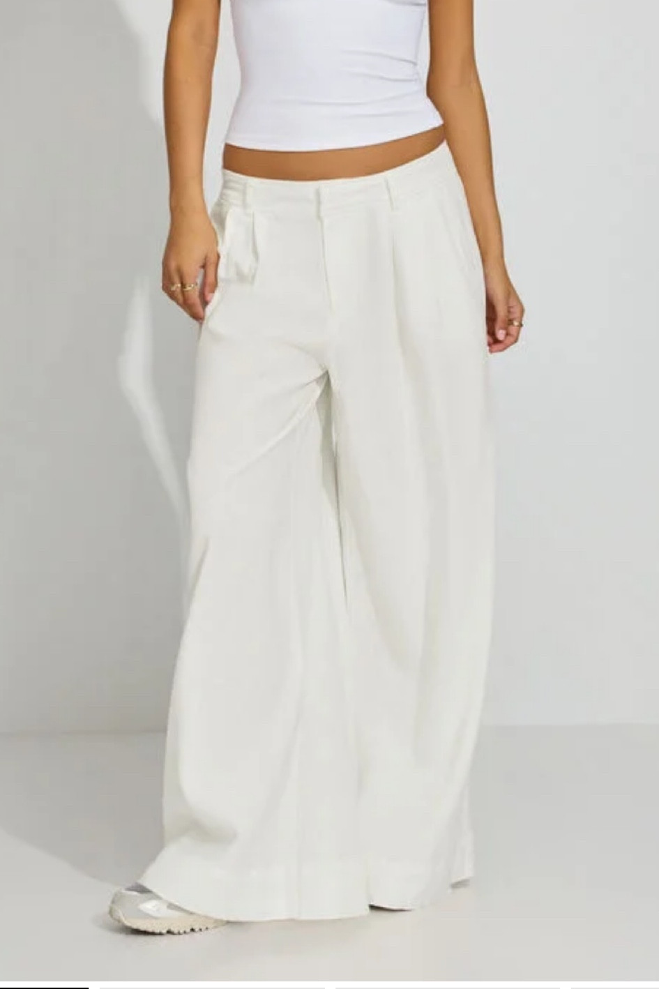 Baggy linen trousers, warm neutral palette #lightspring #truespring #brightspring #warmautumn #deepautumn #softautumn 

#LTKstyletip #LTKcanada