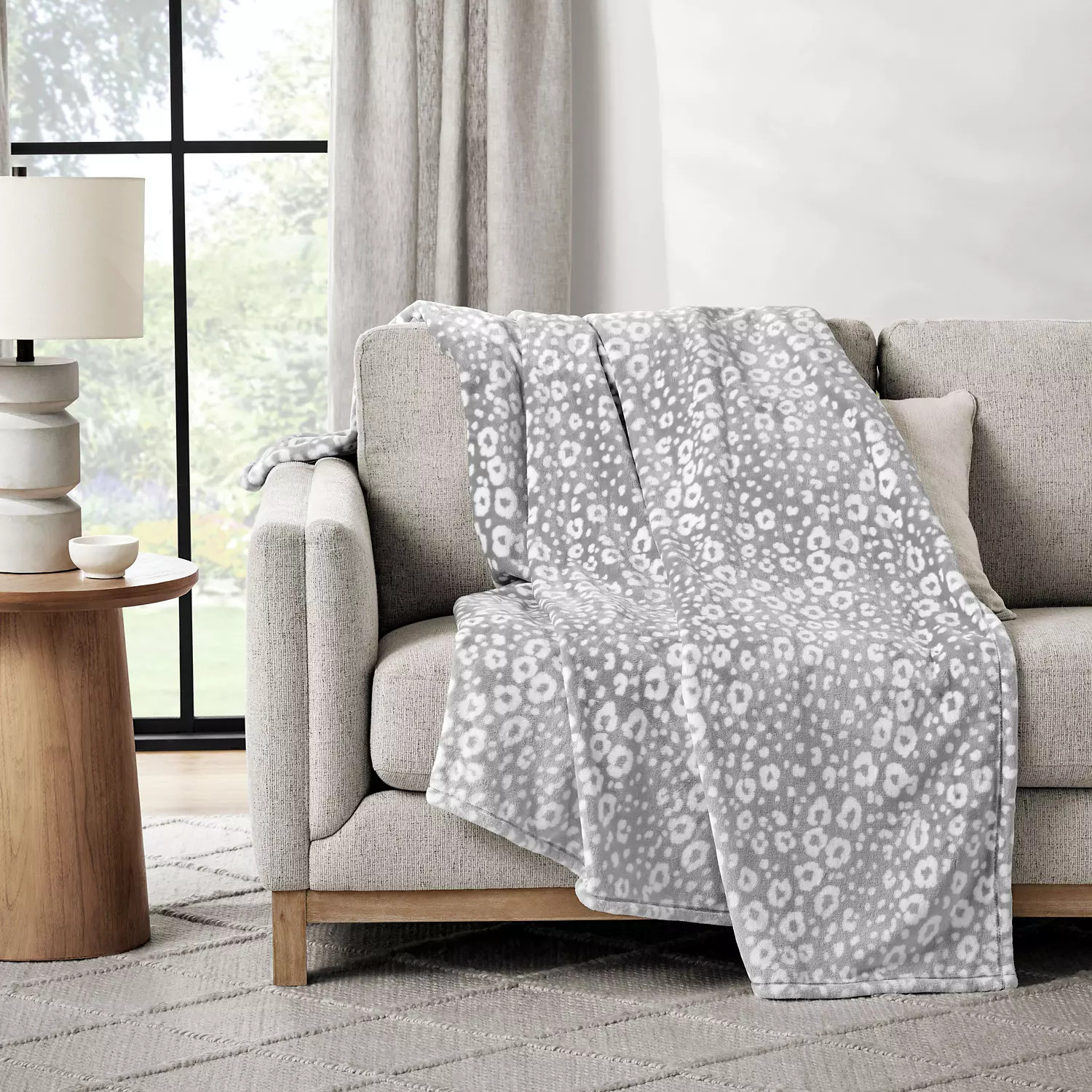 Member's Mark Lounge Throw, 60" x 70", Seasonal Designs | Sam's Club