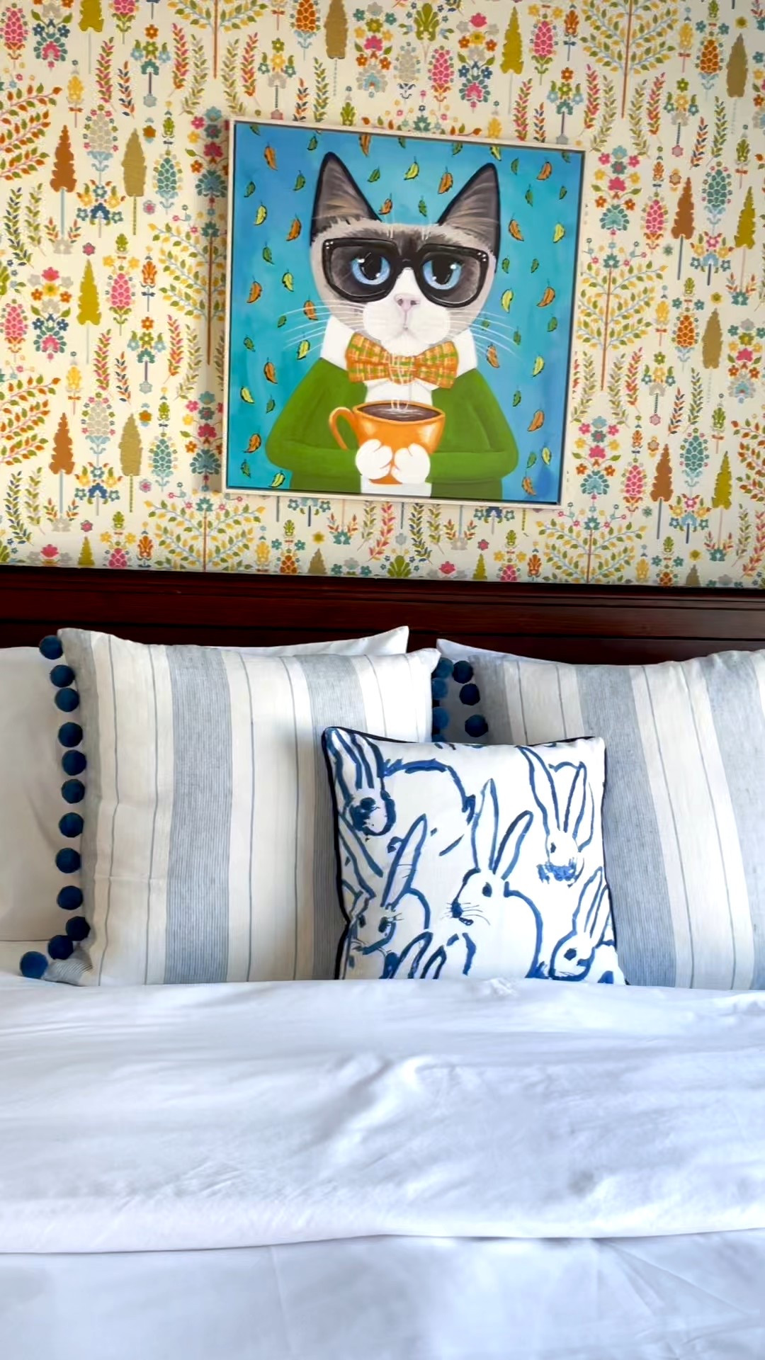 Colorful vibrant bedroom 

#LTKHome