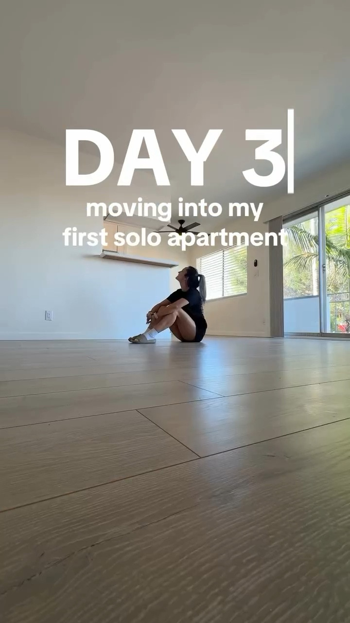 day 3 of moving into my first solo apartment and I fear the hardest part is in fact, NOT over 🤪 

things that took place over this eventful 48 hours:
- stayed up til 4am packing up my old apartment
- took a trip to the ER because my mom stabbed her hand
- became delusional and everything became hilarious
- took shots of espresso martini because “we don’t have martini glasses” and I had to stay up editing
- created a makeshift desk space / youtube studio so I could get some work done

Now it’s time to turn this apartment into a HOME! 

#movingvlog #sololiving #livingalone #emptyapartment #startingover