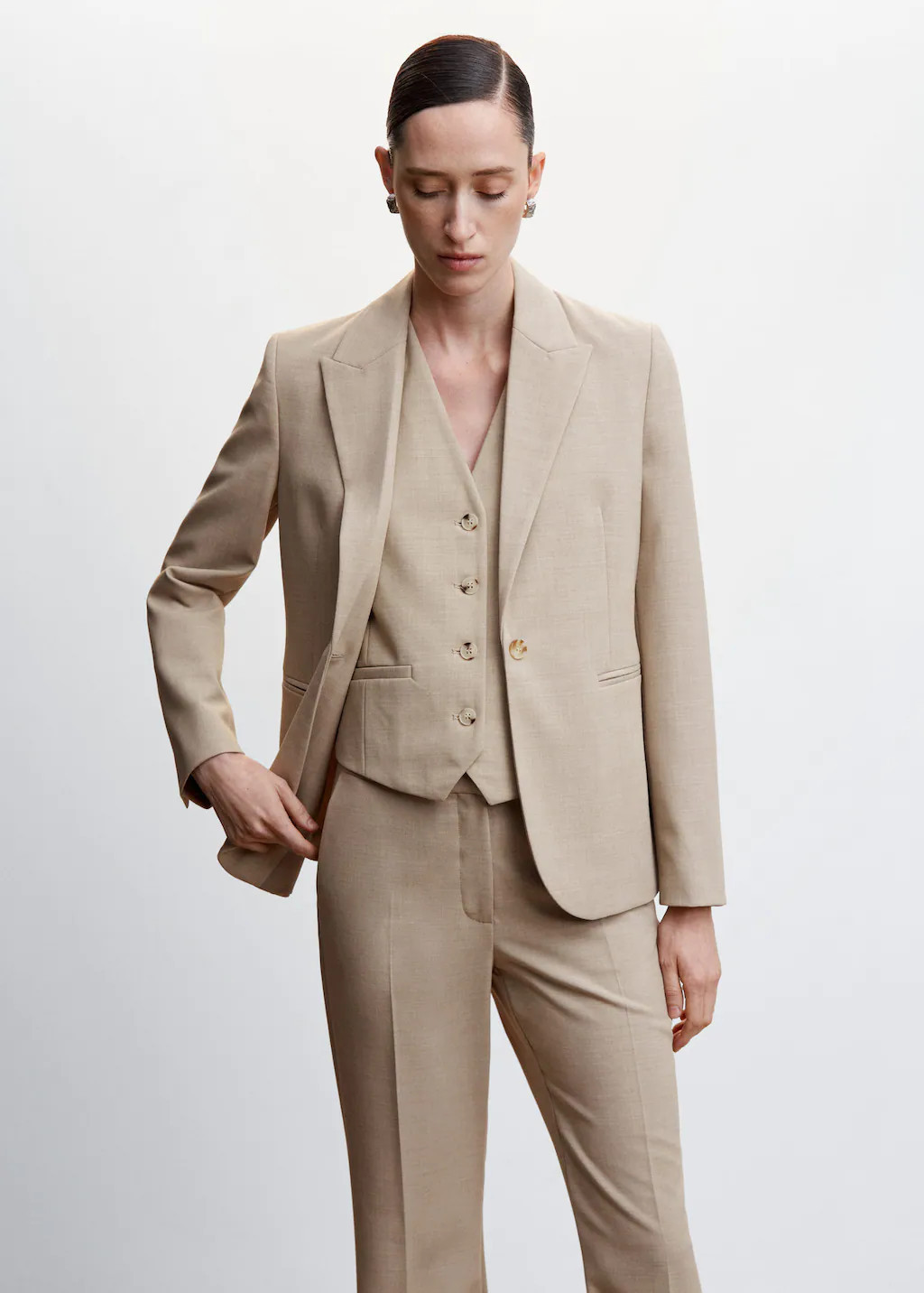 Suit blazer with buttons | MANGO (US)