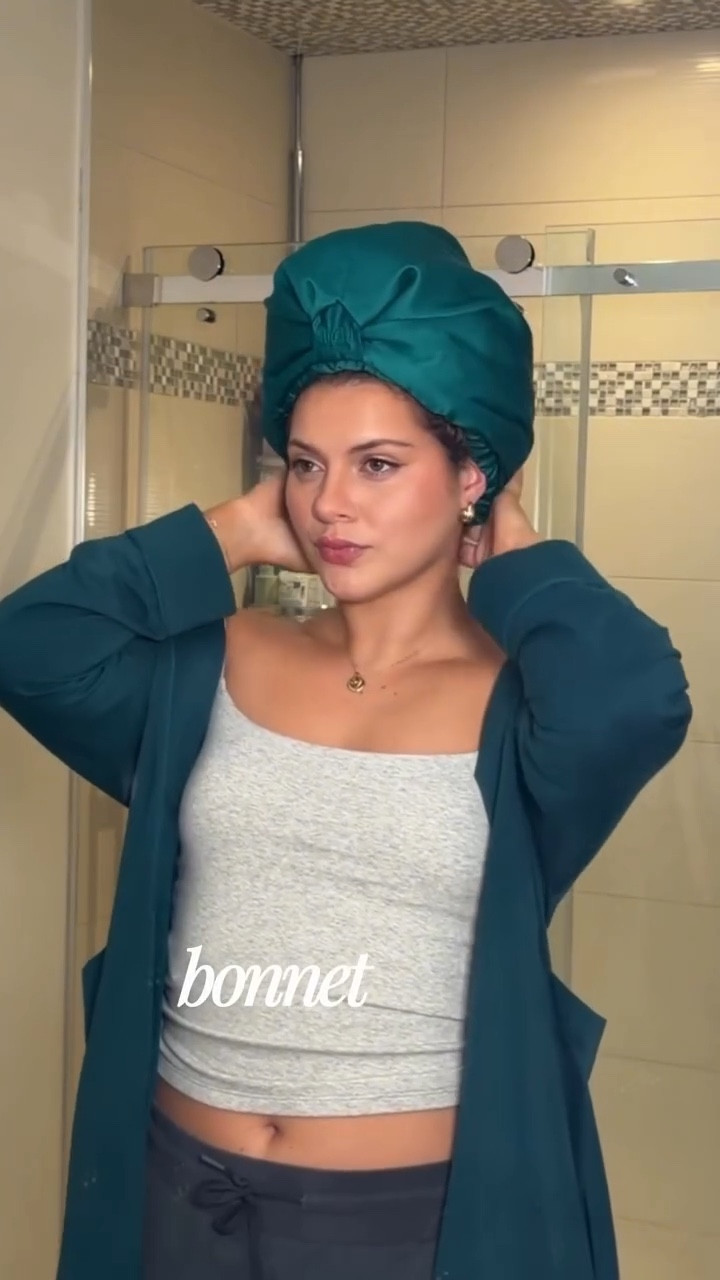 Is there any other way? Prove me wrong…. 

@keypbeautiful KEYP asleep bonnet 💤

#GURWM #nightroutine #curlyhair