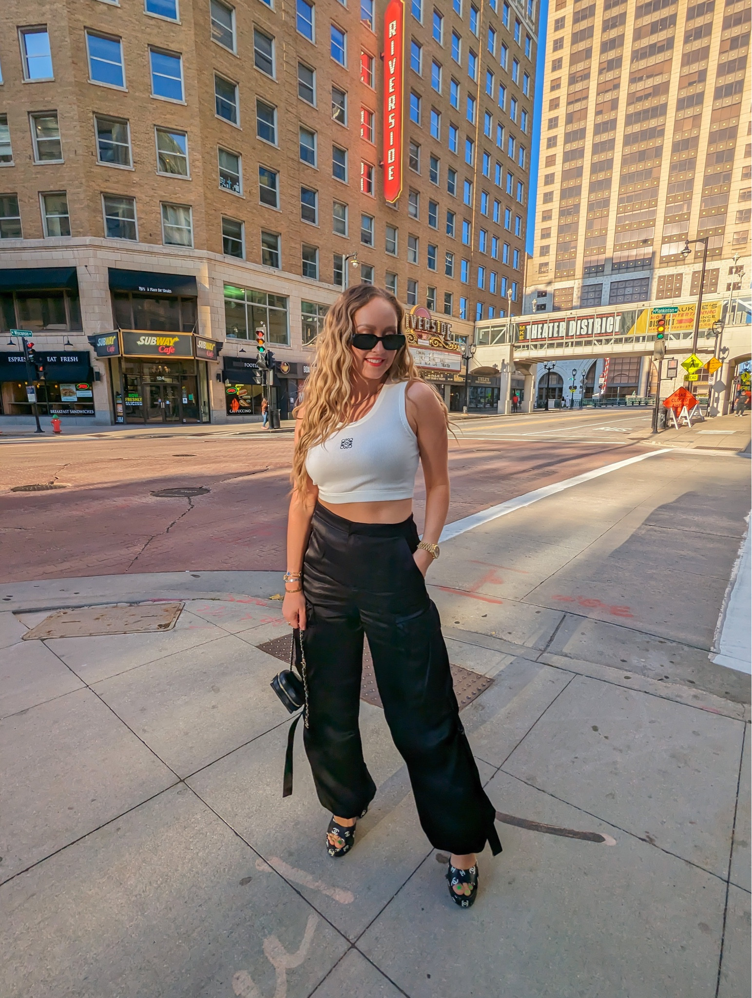 #cargopants #loewe #transitionalfall #cargopantsoutfit #cargostyle

#LTKFind #LTKstyletip #LTKSeasonal