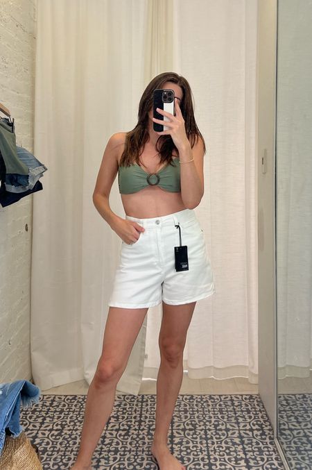 The perfect white shorts! #paige 