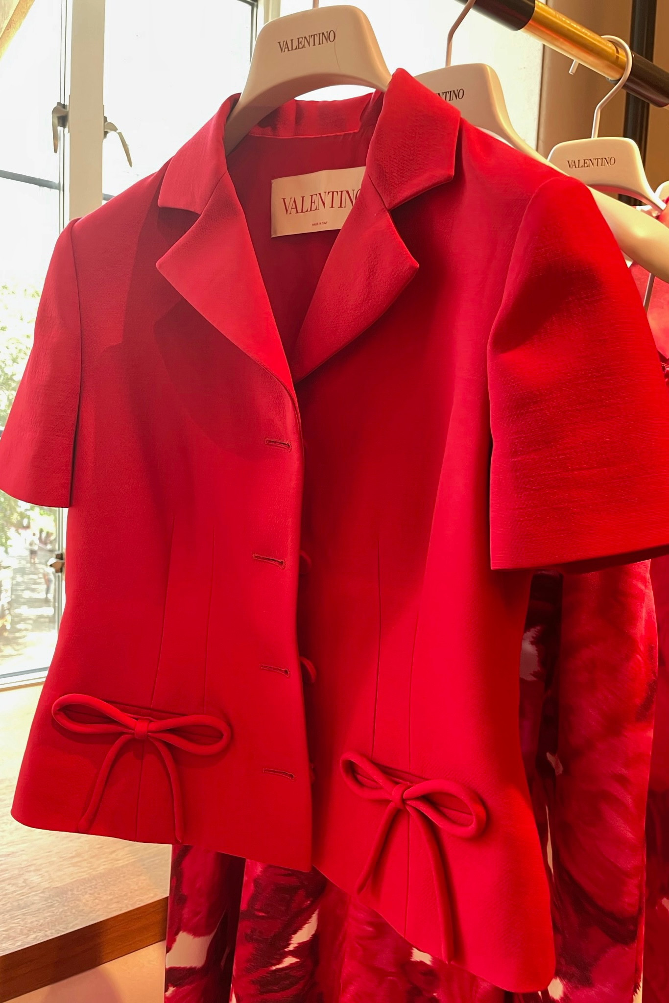 Valentino fall bow blazer

#LTKstyletip #LTKSeasonal #LTKworkwear