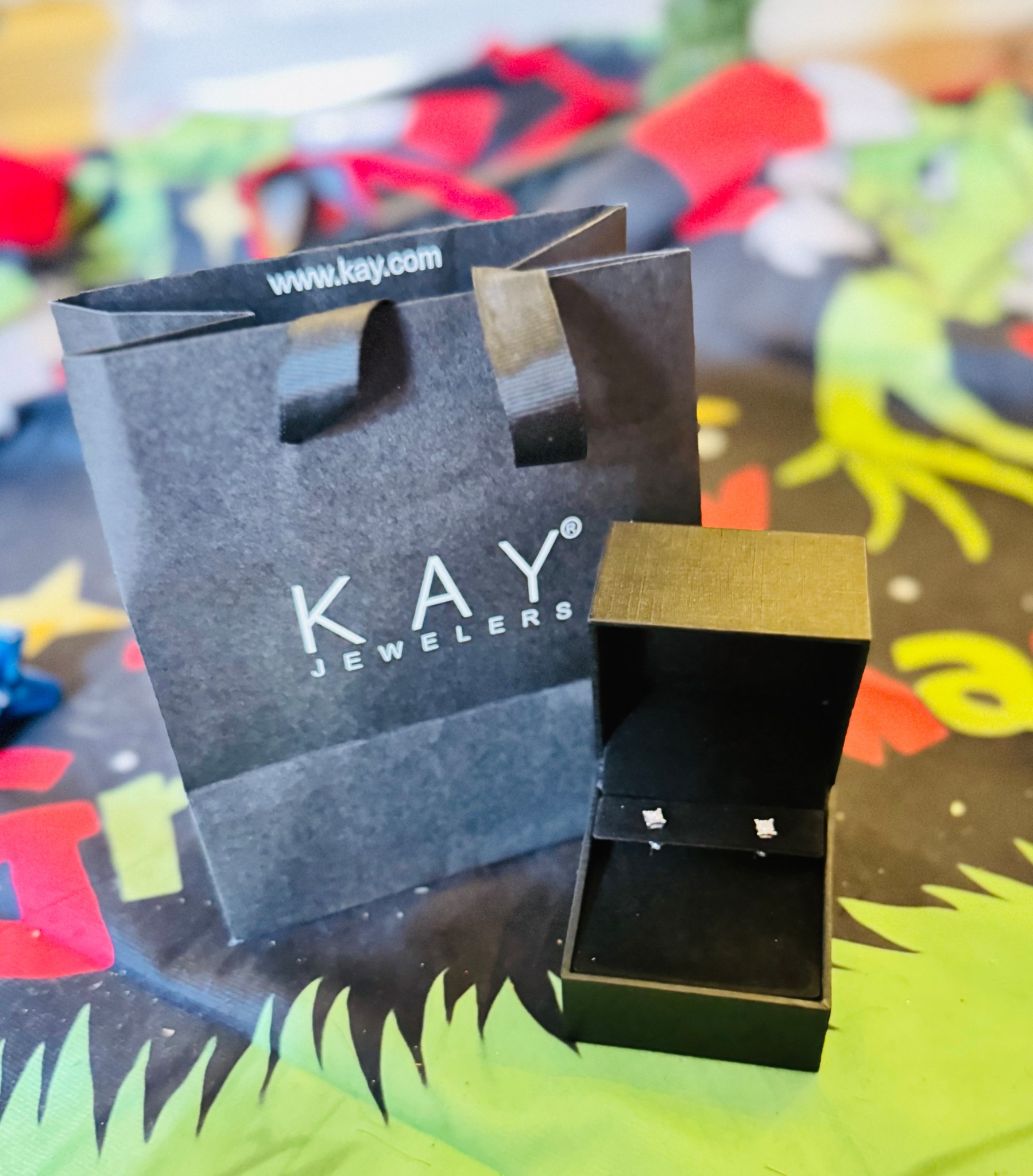 What I got for Christmas… a new pair of diamond studs 💎

#LTKGiftGuide #LTKHoliday