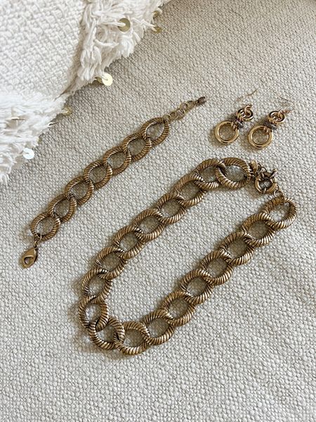 Chunky chain necklace, bracelet and earrings. Perfect for work & the holidays. 


#LTKover40 #LTKfindsunder50 #LTKworkwear