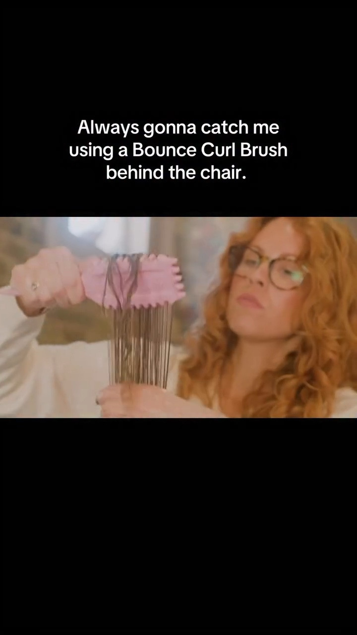 You’ll always see me using one of these. Link in bio to grab one for yourself. 🖤

#tiktokshop #favoriteproducts #curlspecialist #bouncecurlbrush @bouncecurl