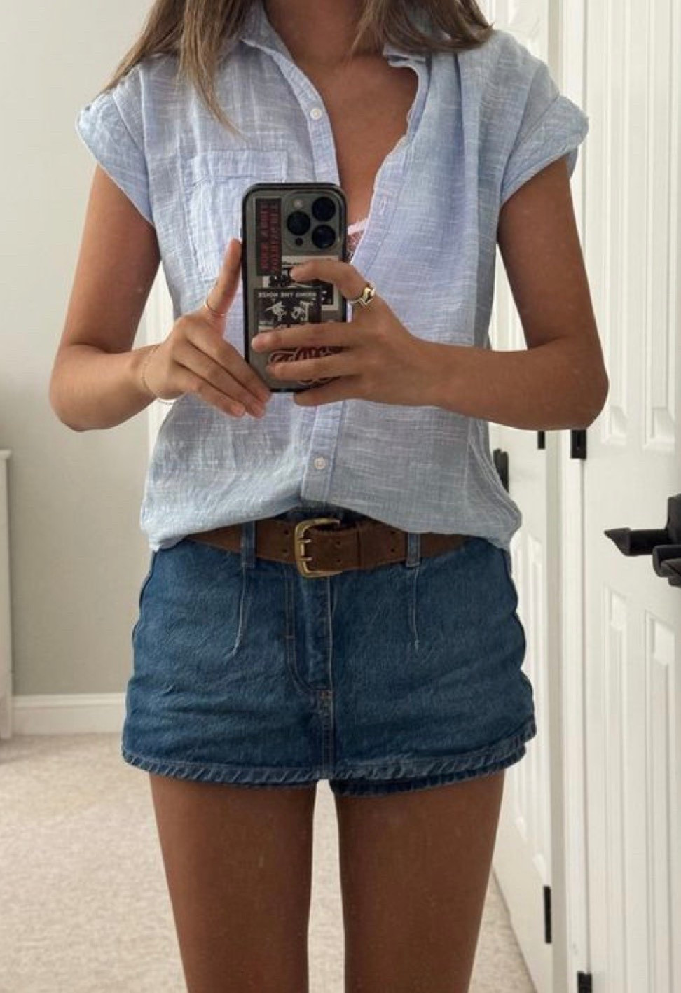 Denim on denim !! Mini skit and button down :)) 👌🤩🤩

#LTKootd #LTKValentine #LTKdayinmylife