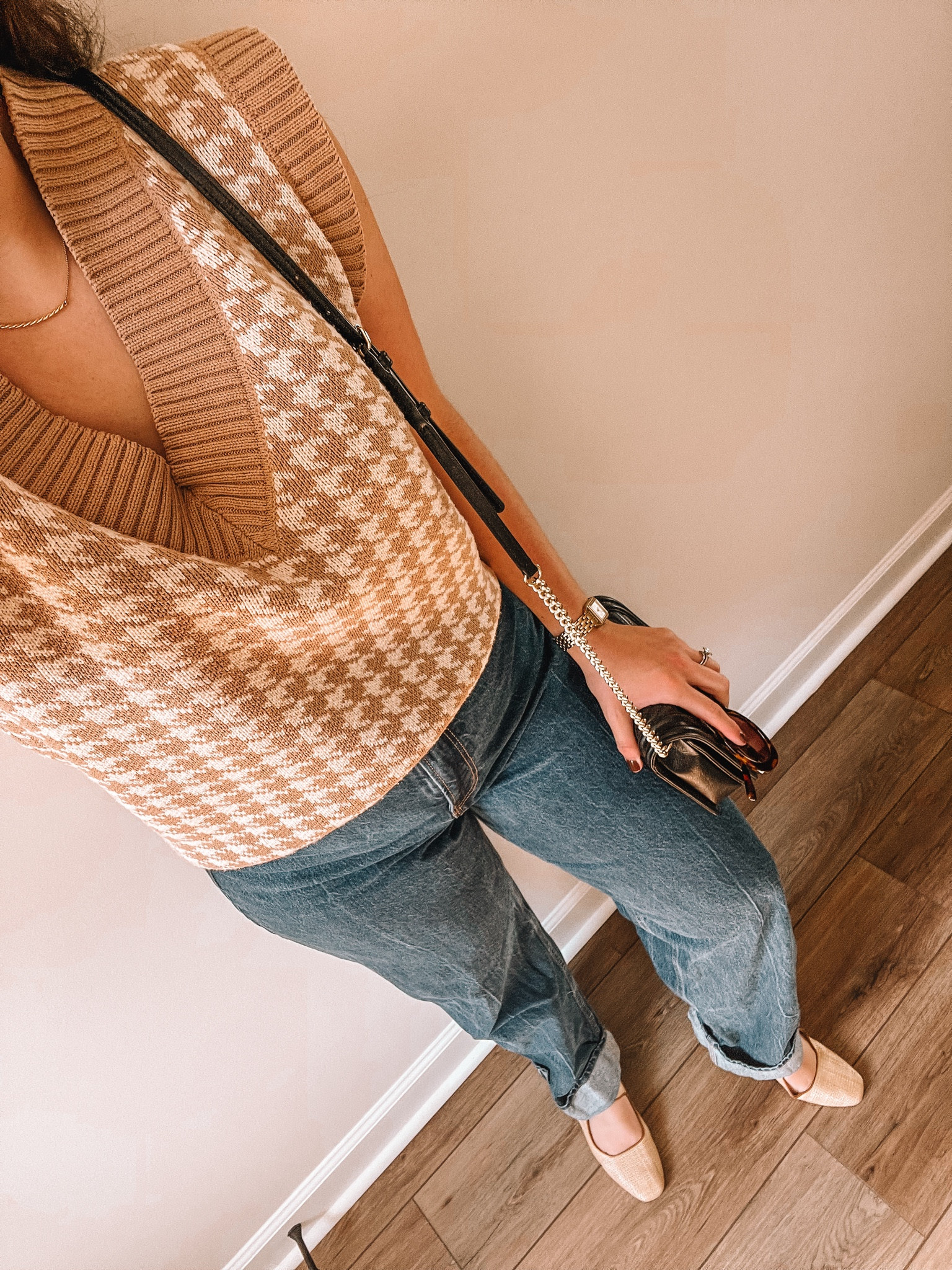Fall transitional style, neutral style, casual style, Abercrombie curve love loose jeans 🤎

#LTKShoeCrush #LTKStyleTip #LTKSeasonal