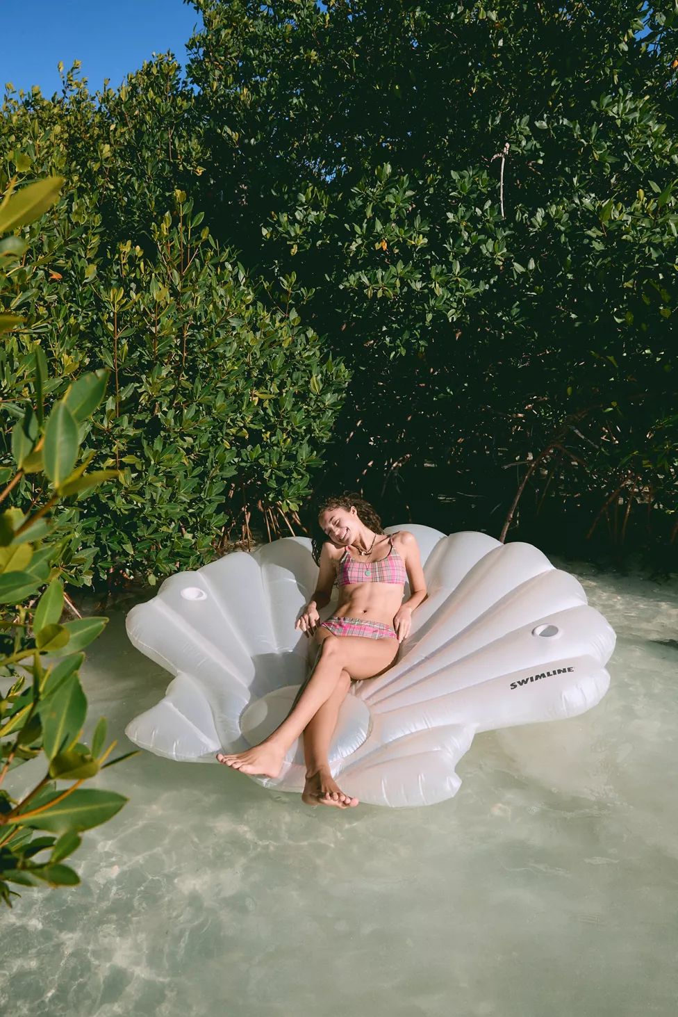 Seashell Pool Float | Urban Outfitters (US and RoW)