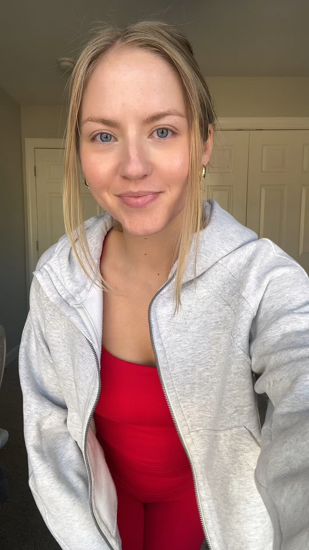 The CUTEST red workout set! Perfect for Valentine’s Day or runnings errands 

Casual outfit 
Errands outfit 
Red set 
Lululemon jacket 
Nike v5 runner 


#LTKSaleAlert #LTKmomlife #LTKootd