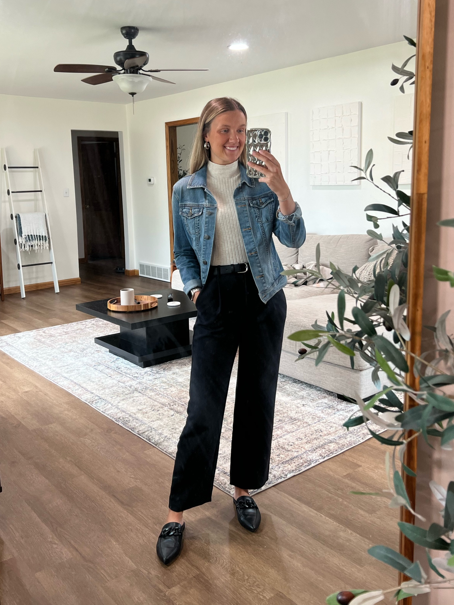 Business casual fit!
Jean jacket: small
Mock turtleneck from target: xs
Abercrombie high waisted ankle straight trousers: 26


Neutral style, high waisted trousers, black mules, silver hoop earring, jean jacket, mock neck turtleneck, target style, target find, Diamond tennis bracelet#LTKunder100

#LTKSale #LTKshoecrush #LTKworkwear