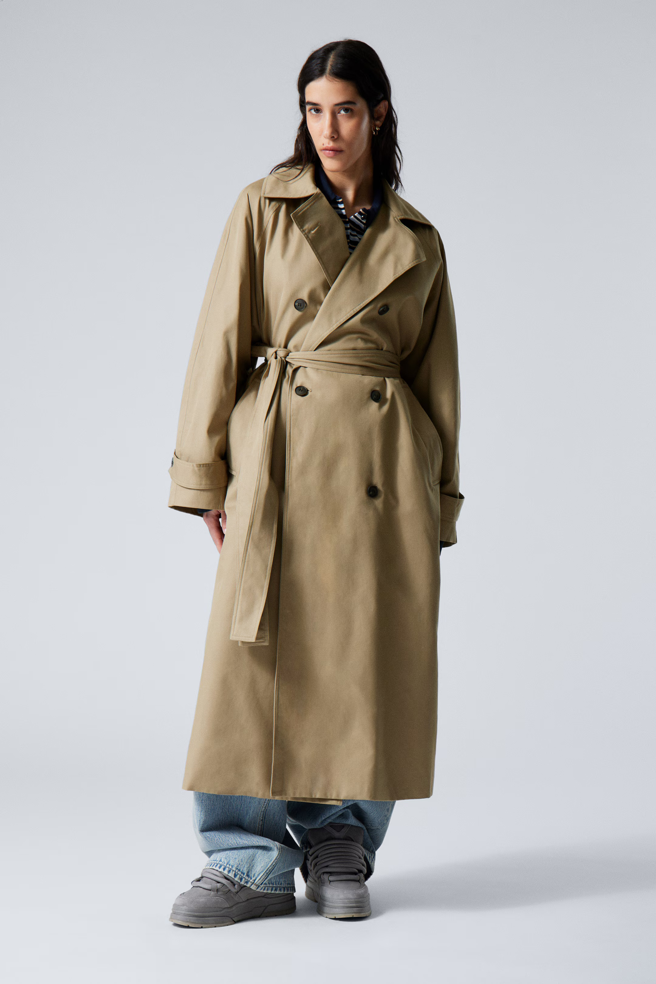 Zweireihiger Oversized-Trenchcoat aus Baumwolle | H&M (DE, AT, CH, NL, FI)