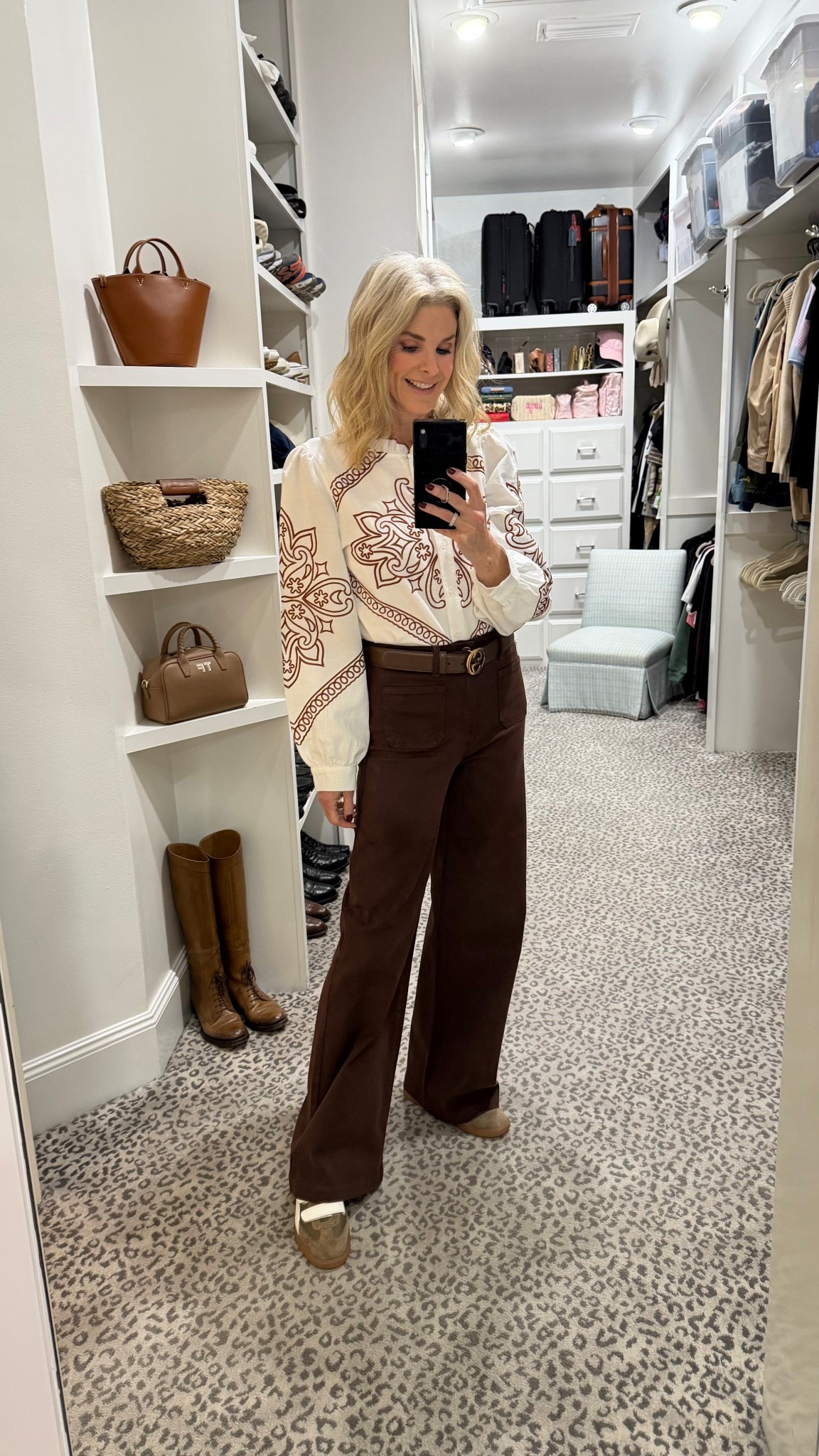 Perfect style for Thanksgiving! Size S top and 27 jeans

#LTKStyleTip #LTKSeasonal #LTKFindsUnder100