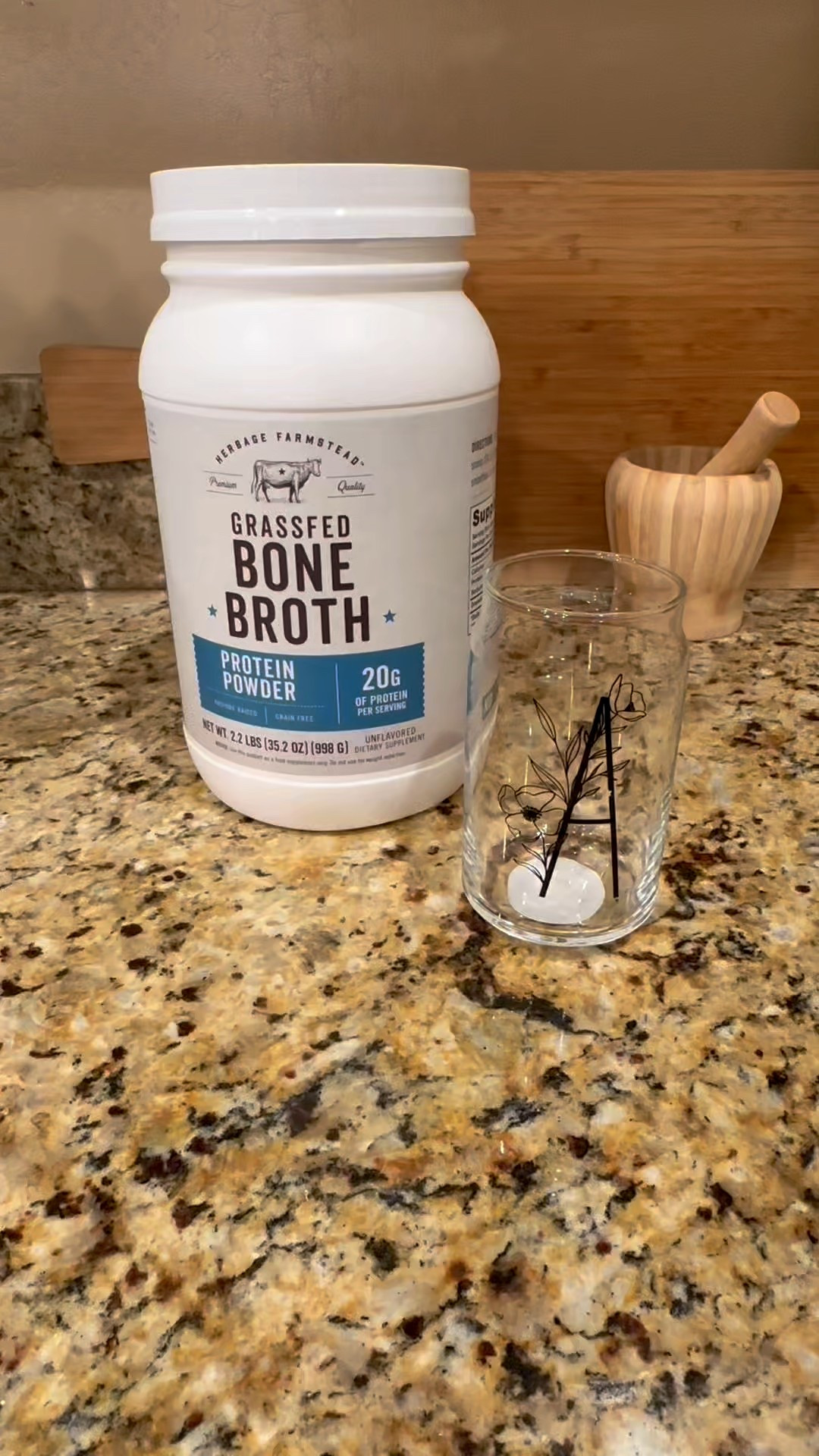 Are you currently on a carnivore diet and need meal replacement options? Here is one for you!

#carnivorediet #carnivorelifestyle #mealreplacements #grassfedbonebrothproteinpowder #carlyle