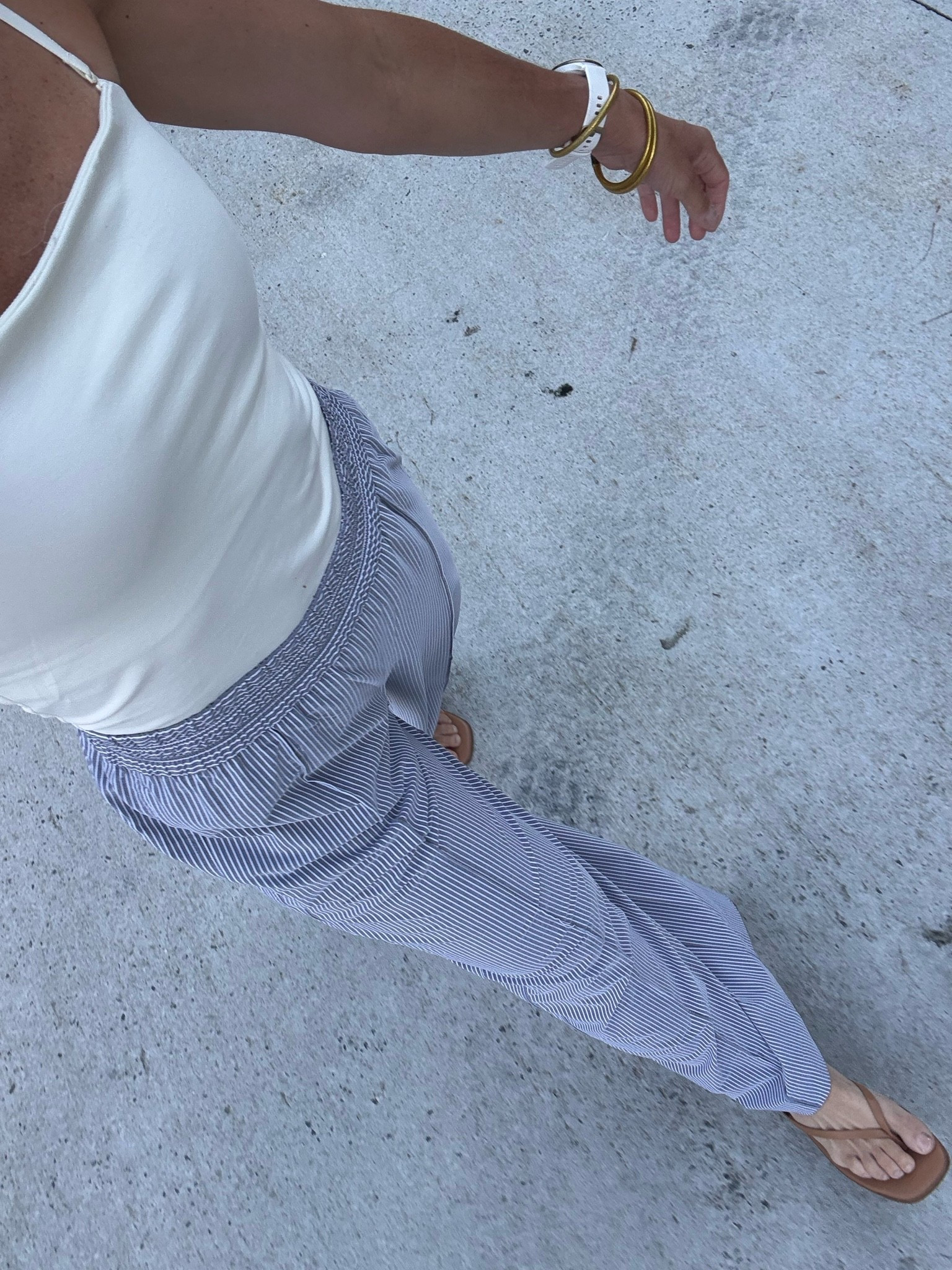 X small pants 
Travel outfit

#LTKdayinmylife #LTKootd #LTKgrwm